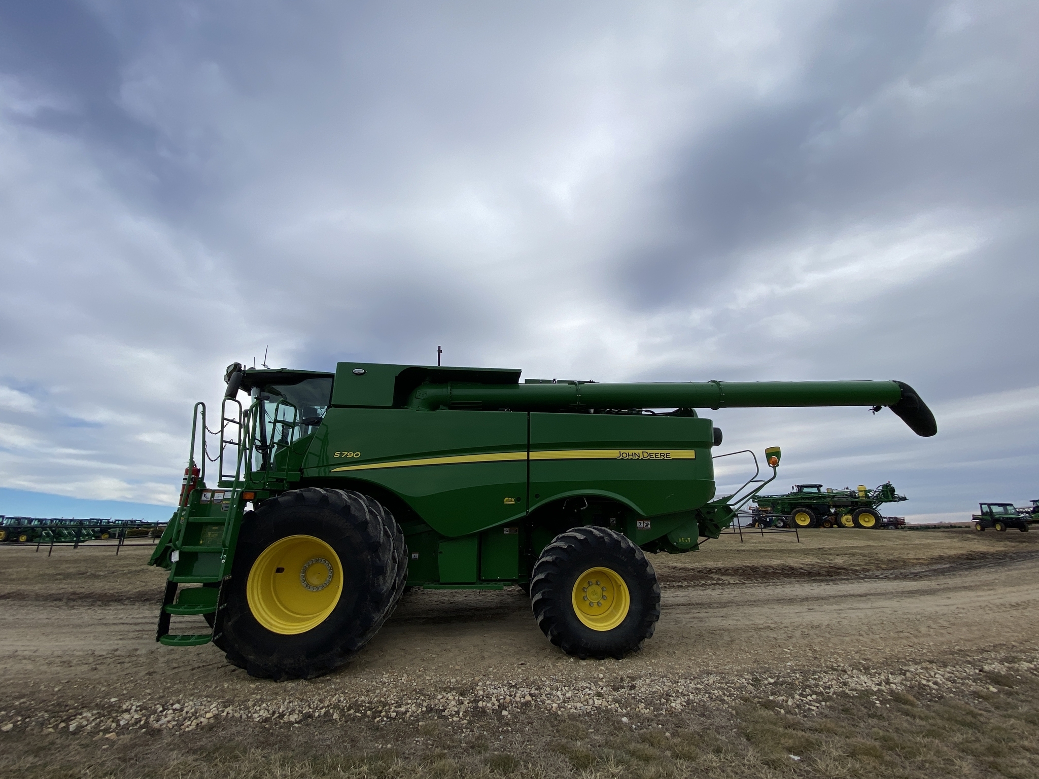2023 John Deere S790 Combine