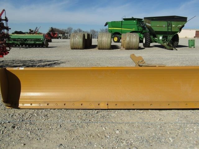  Roadrunner DB12 Blade