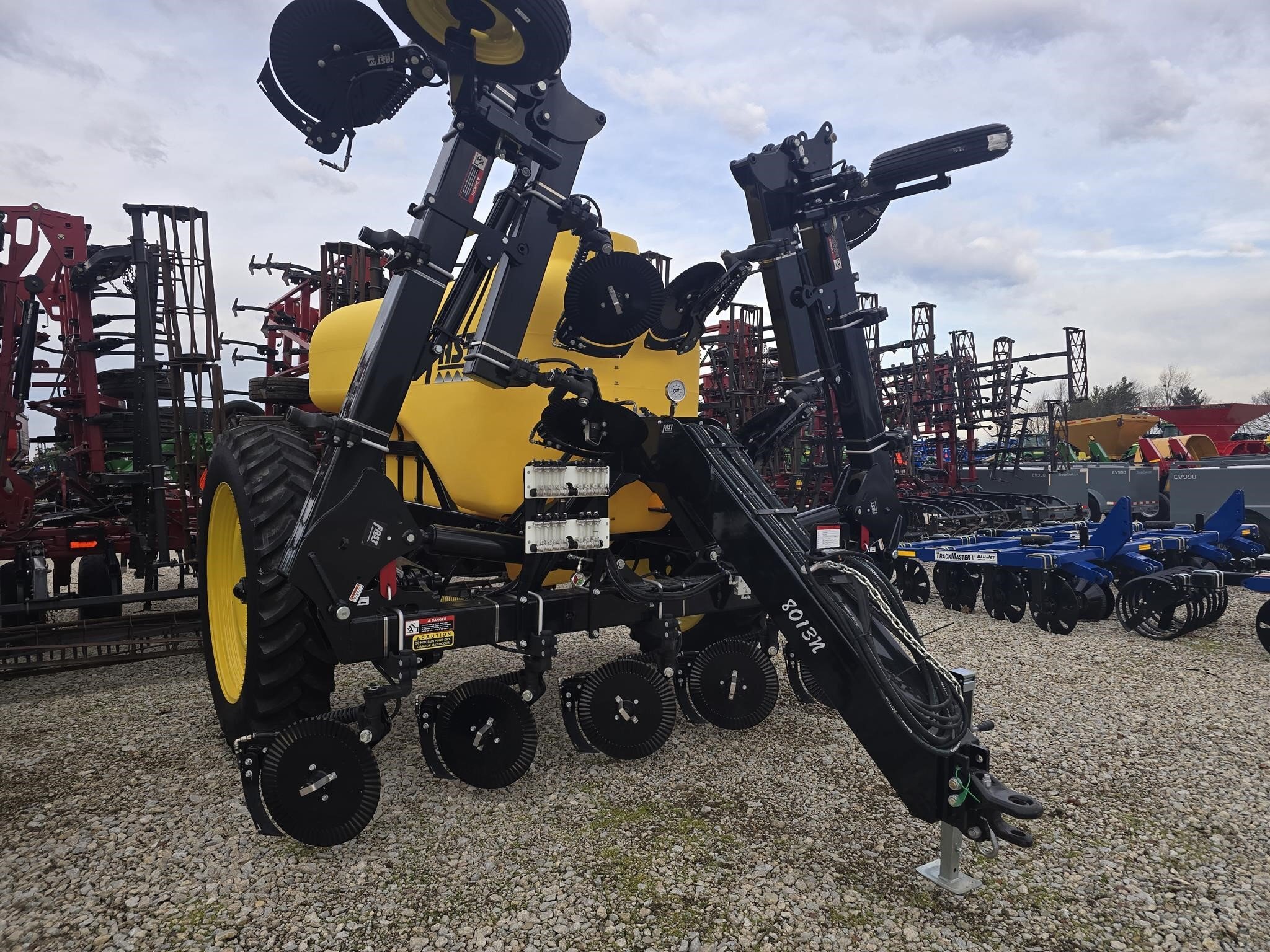  Fast 8013N Pull-Type Fertilizer Spreader