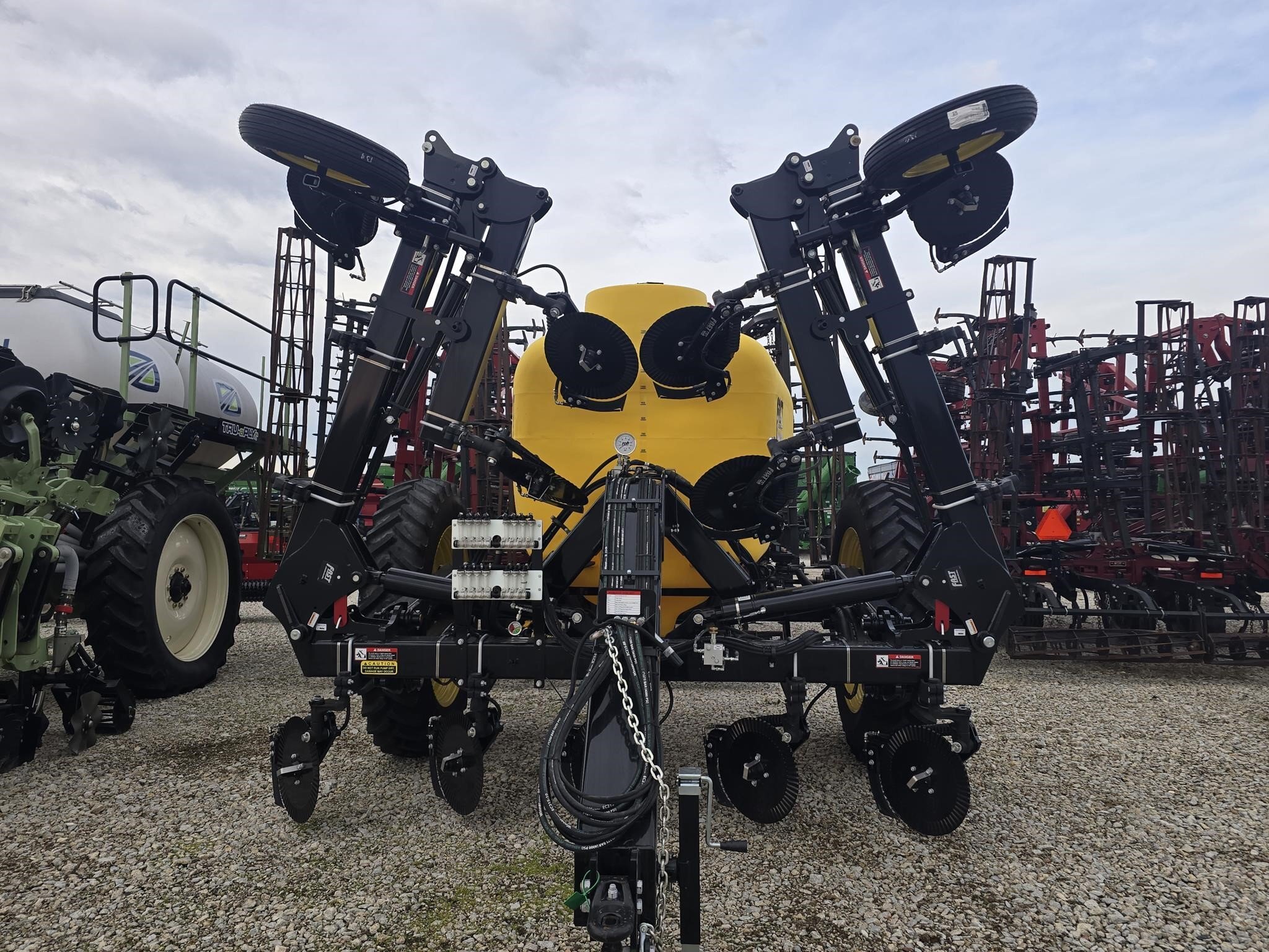  Fast 8013N Pull-Type Fertilizer Spreader