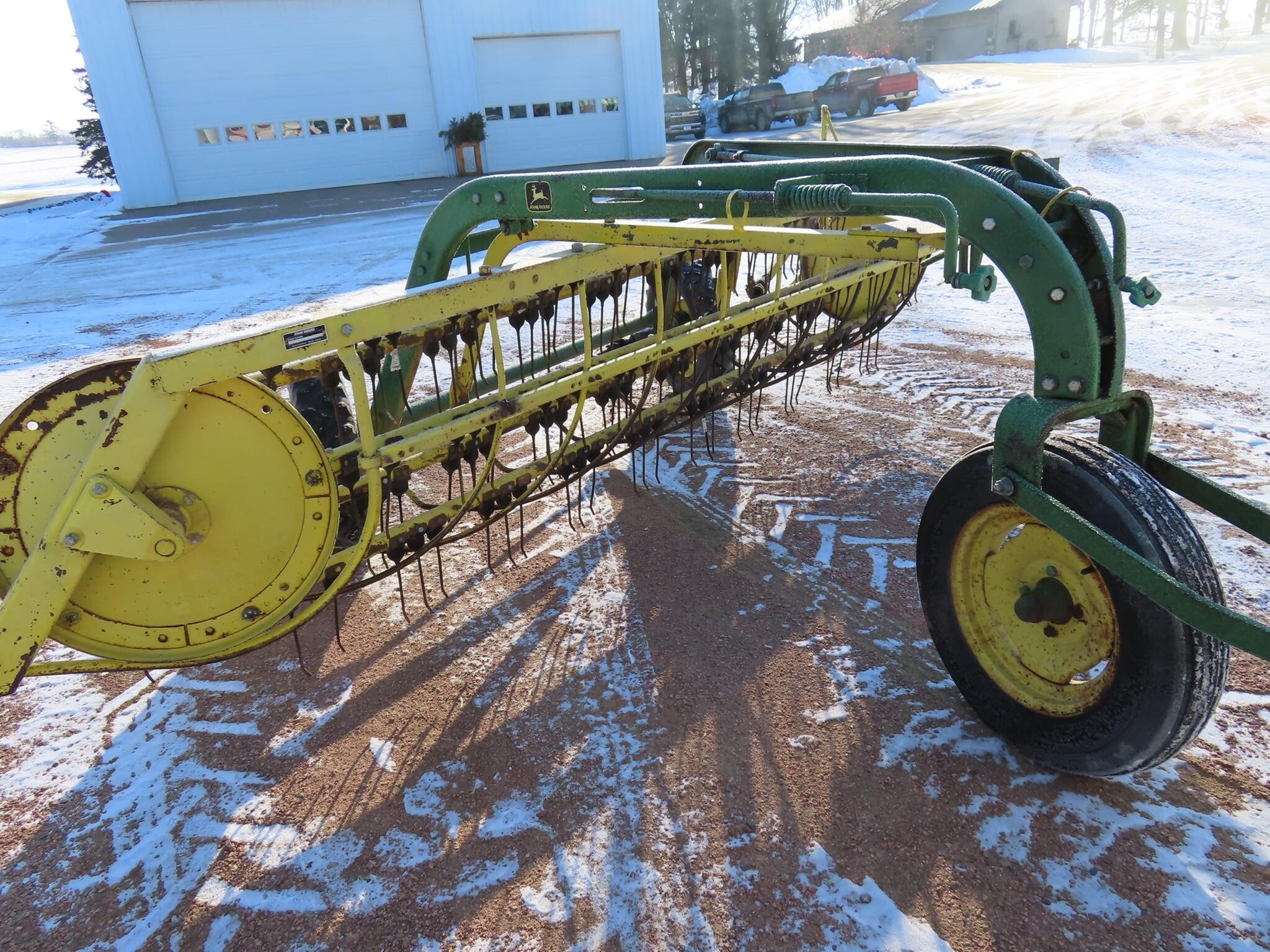  John Deere 670 Rake