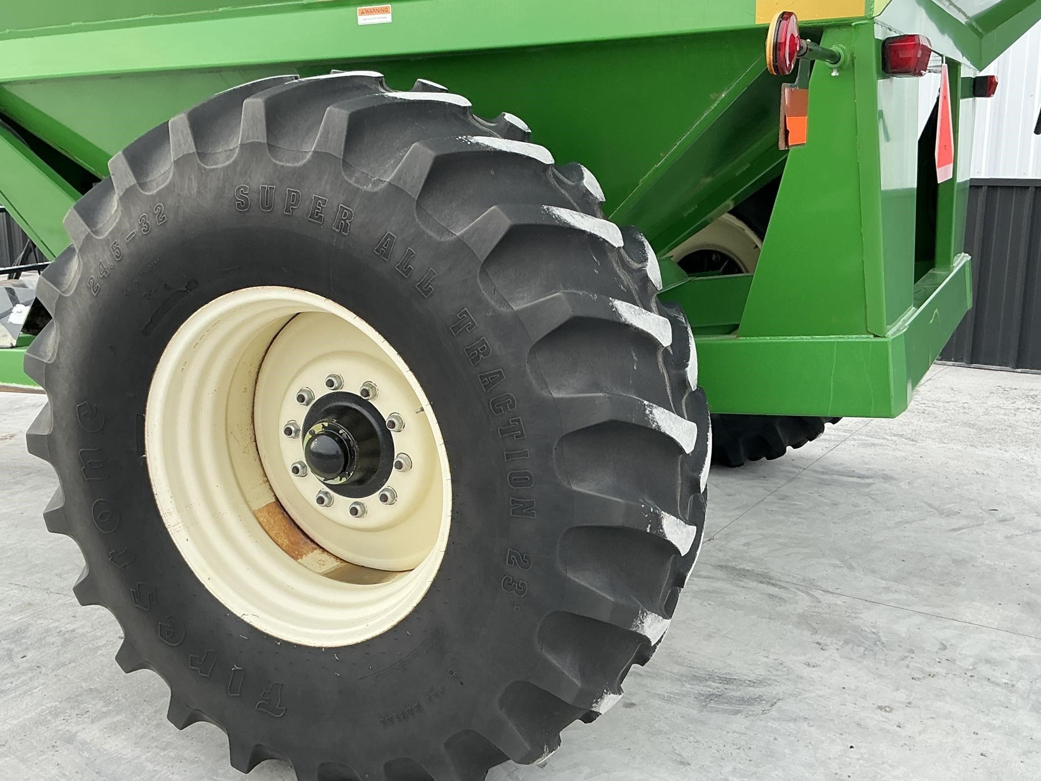  J&M 620-14 Grain Cart