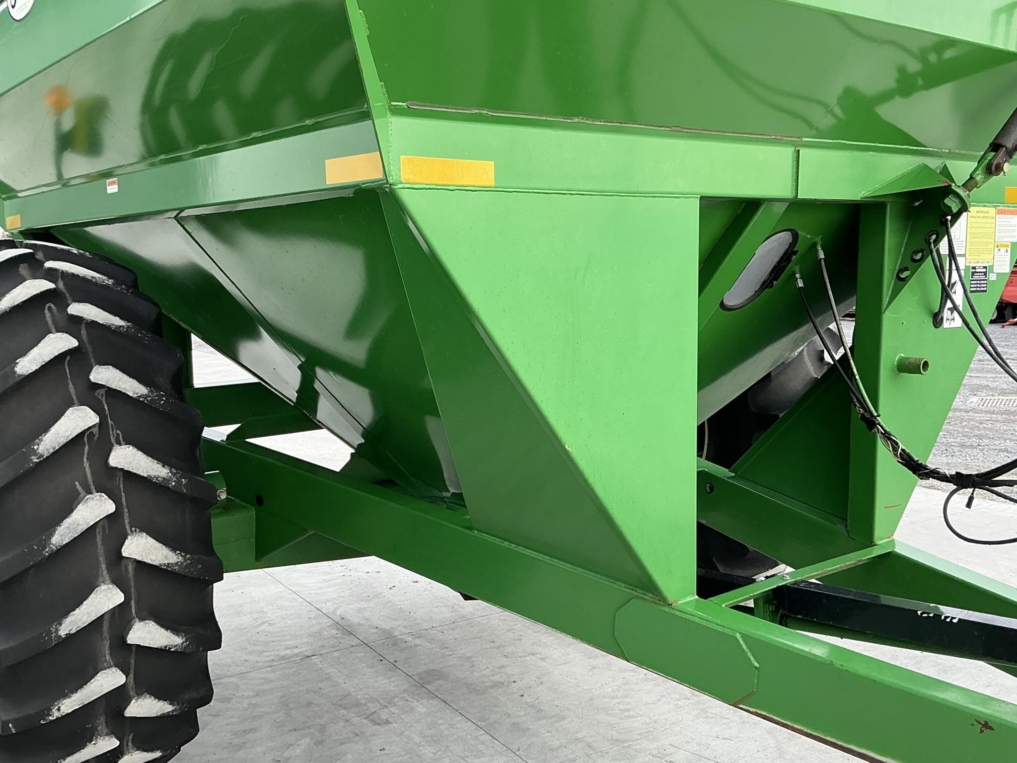  J&M 620-14 Grain Cart