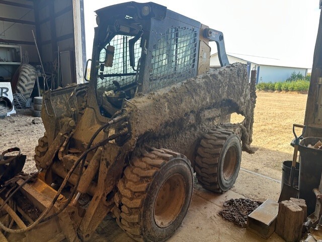 2020 Deere 330G Skid Steer