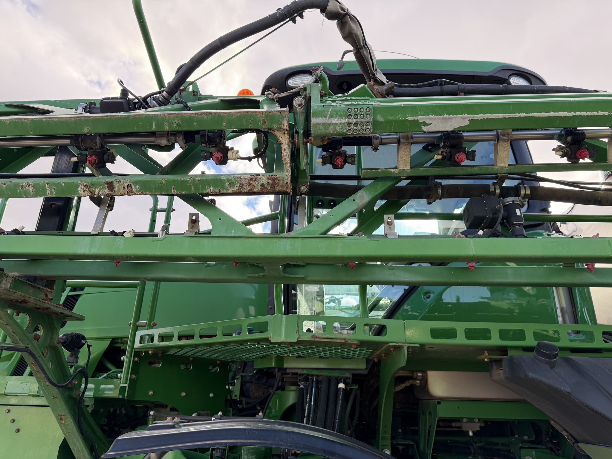 2018 John Deere R4038 Self-Propelled Sprayer