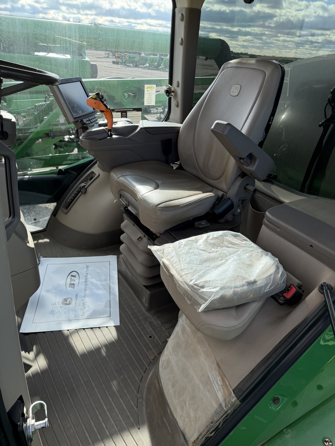 2018 John Deere R4038 Self-Propelled Sprayer