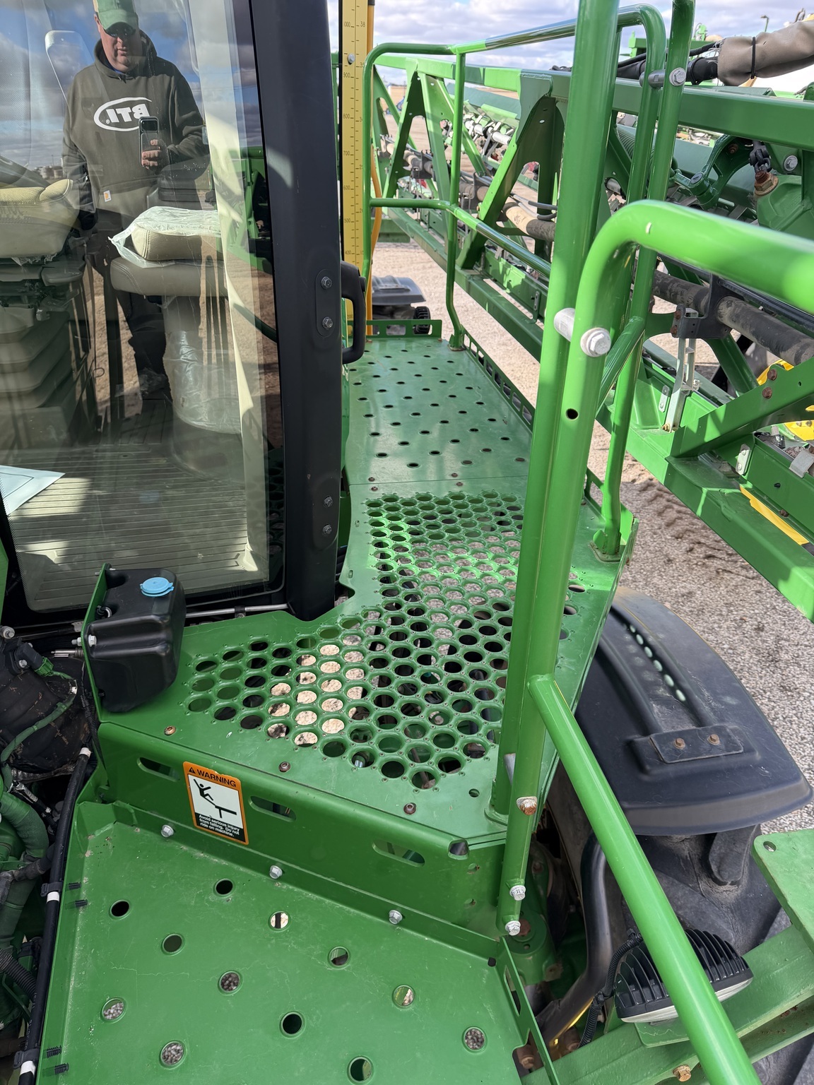 2018 John Deere R4038 Self-Propelled Sprayer
