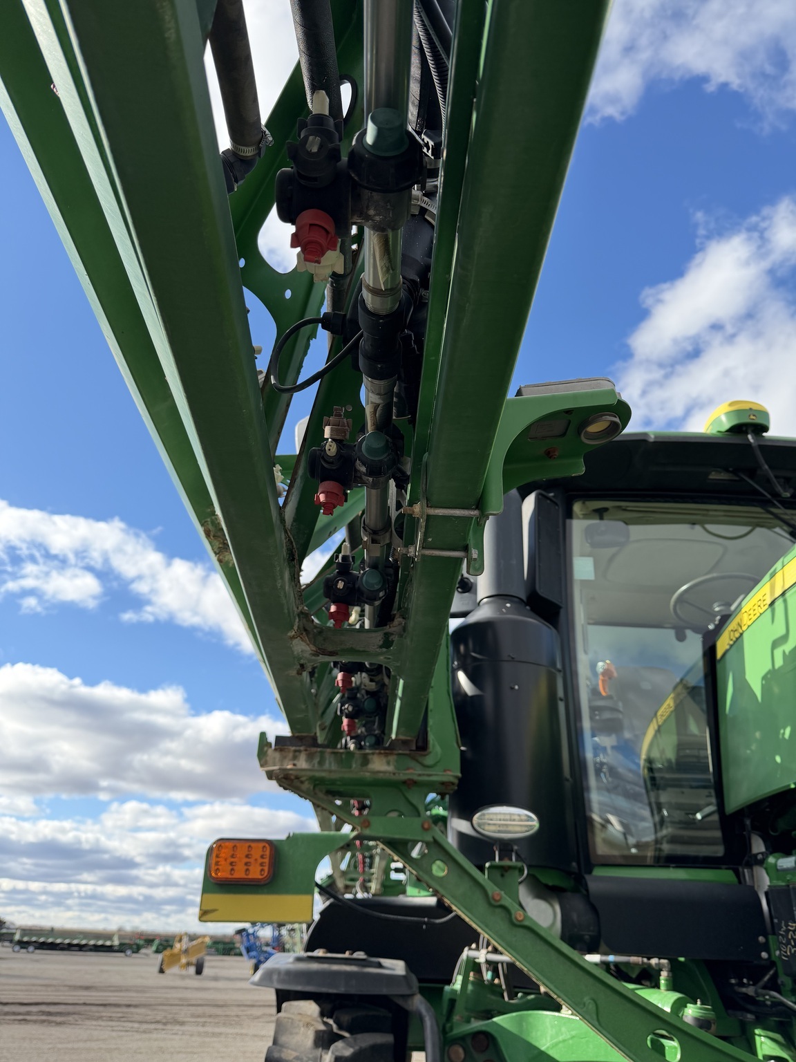 2018 John Deere R4038 Self-Propelled Sprayer