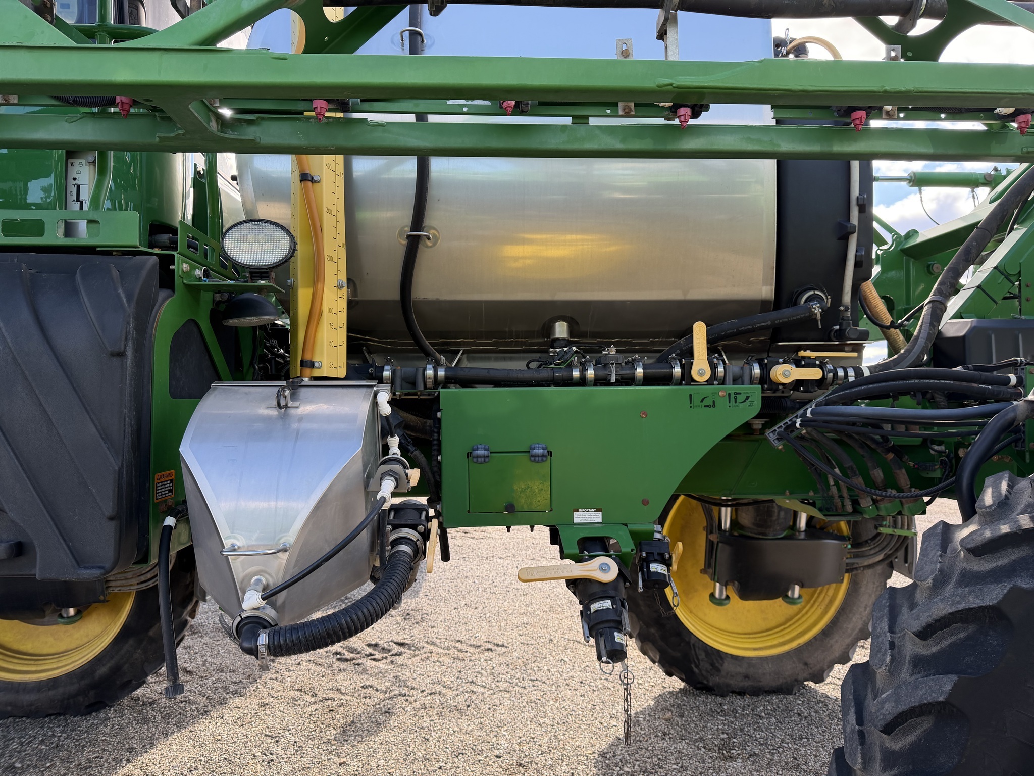 2018 John Deere R4038 Self-Propelled Sprayer