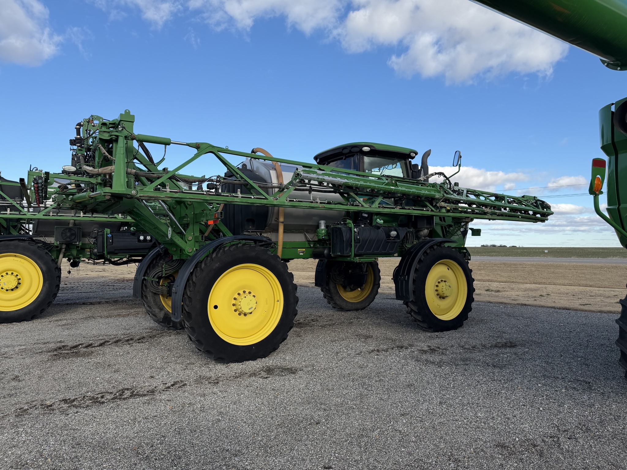 2018 John Deere R4038 Self-Propelled Sprayer