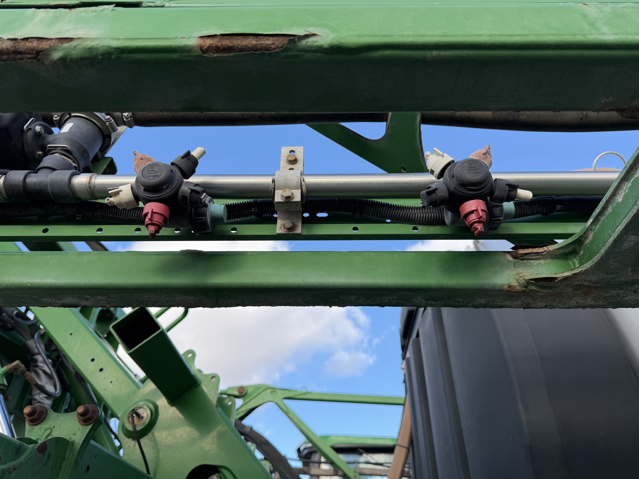 2018 John Deere R4038 Self-Propelled Sprayer