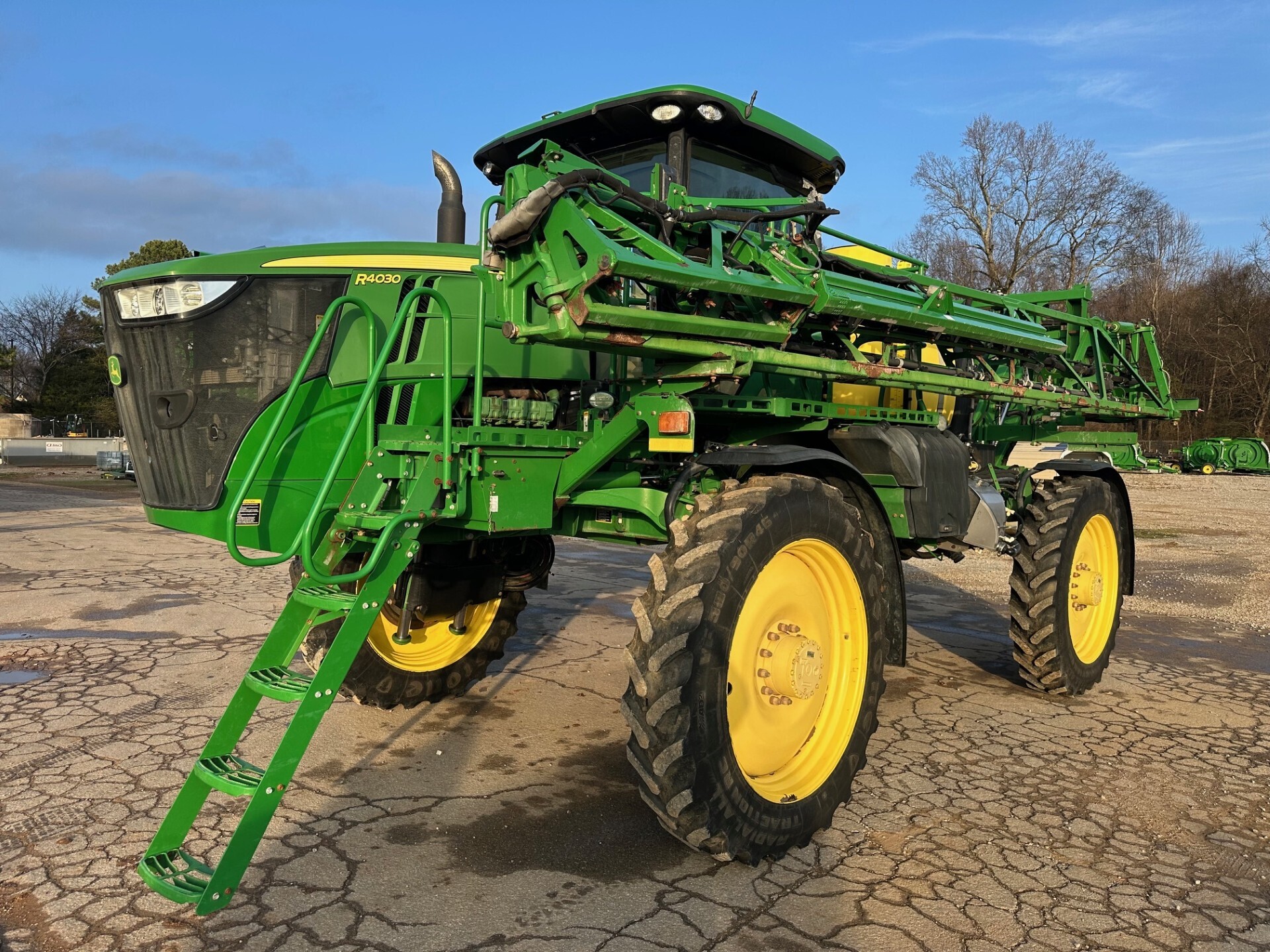 2016 John Deere R4030 Self-Propelled Sprayer