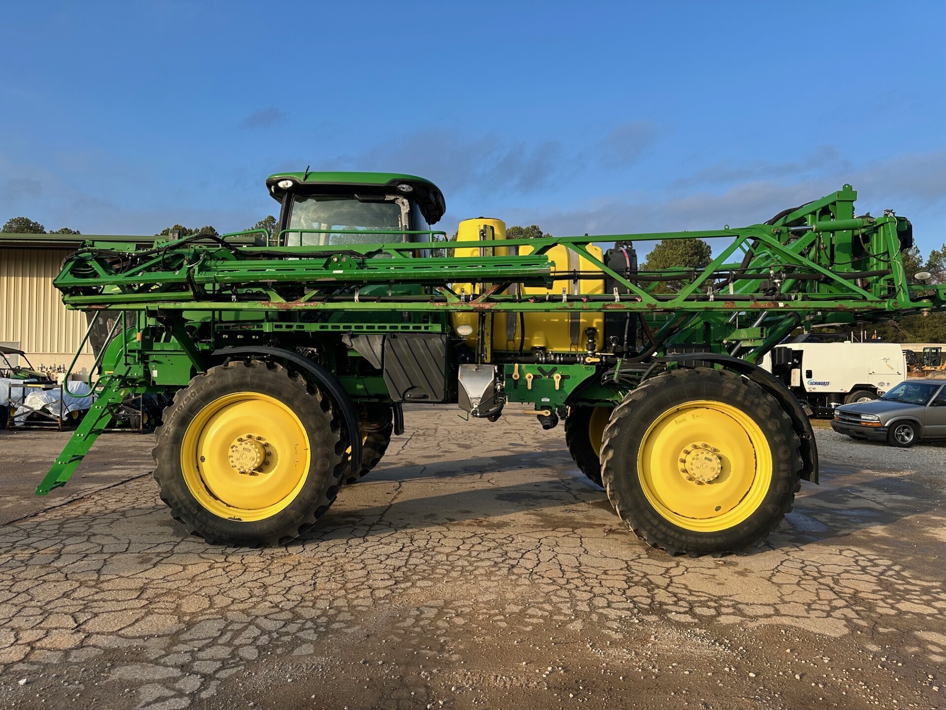 2016 John Deere R4030 Self-Propelled Sprayer