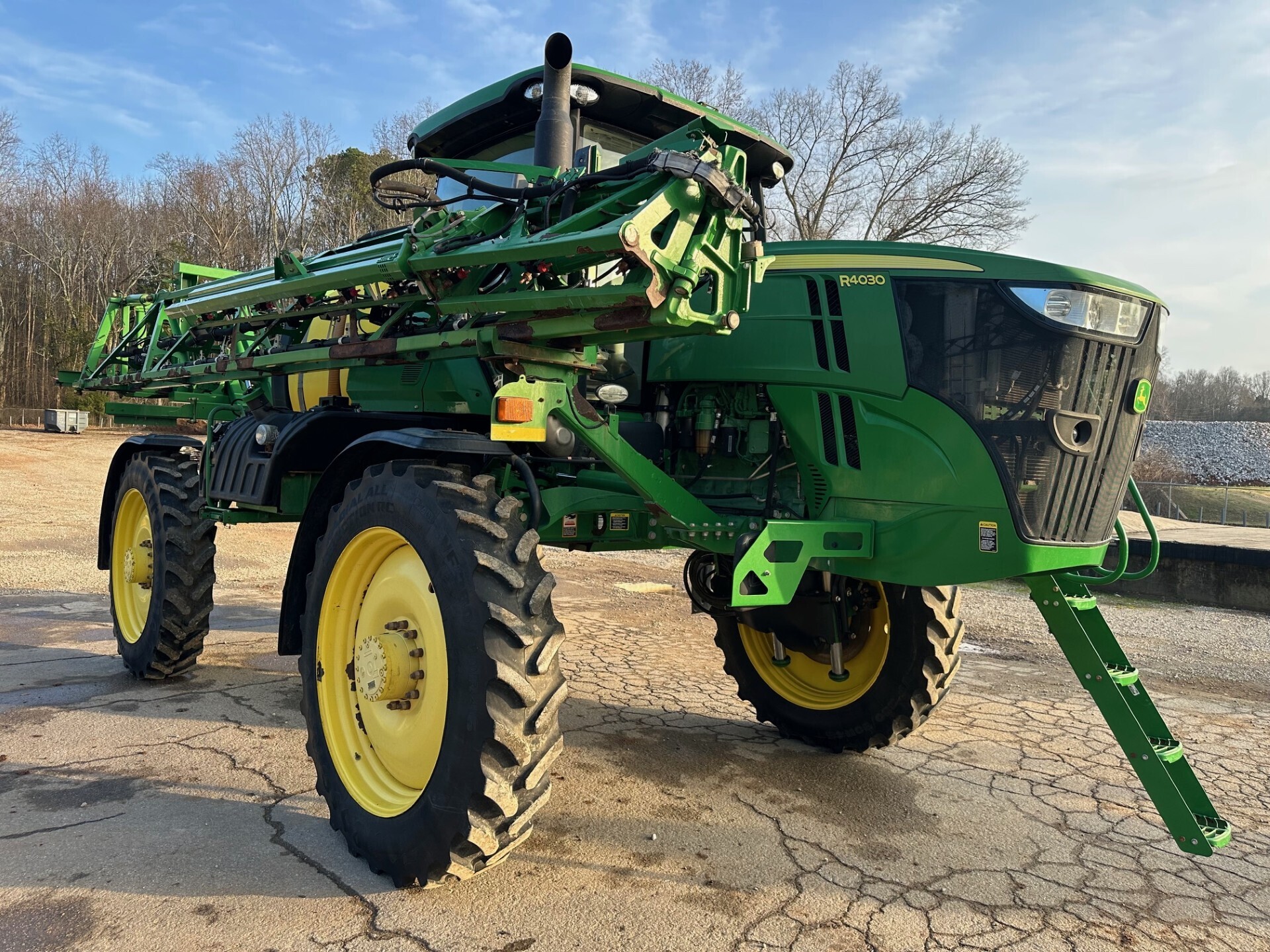 2016 John Deere R4030 Self-Propelled Sprayer