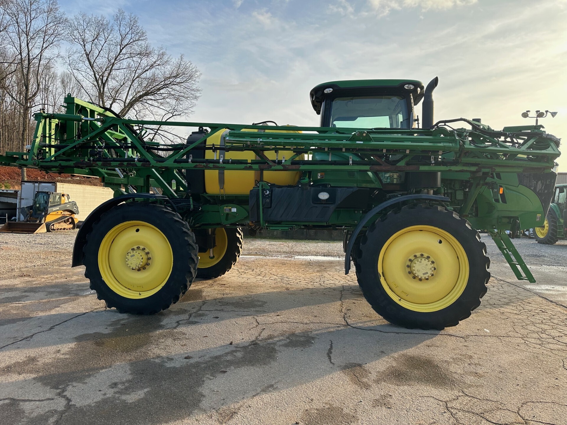 2016 John Deere R4030 Self-Propelled Sprayer