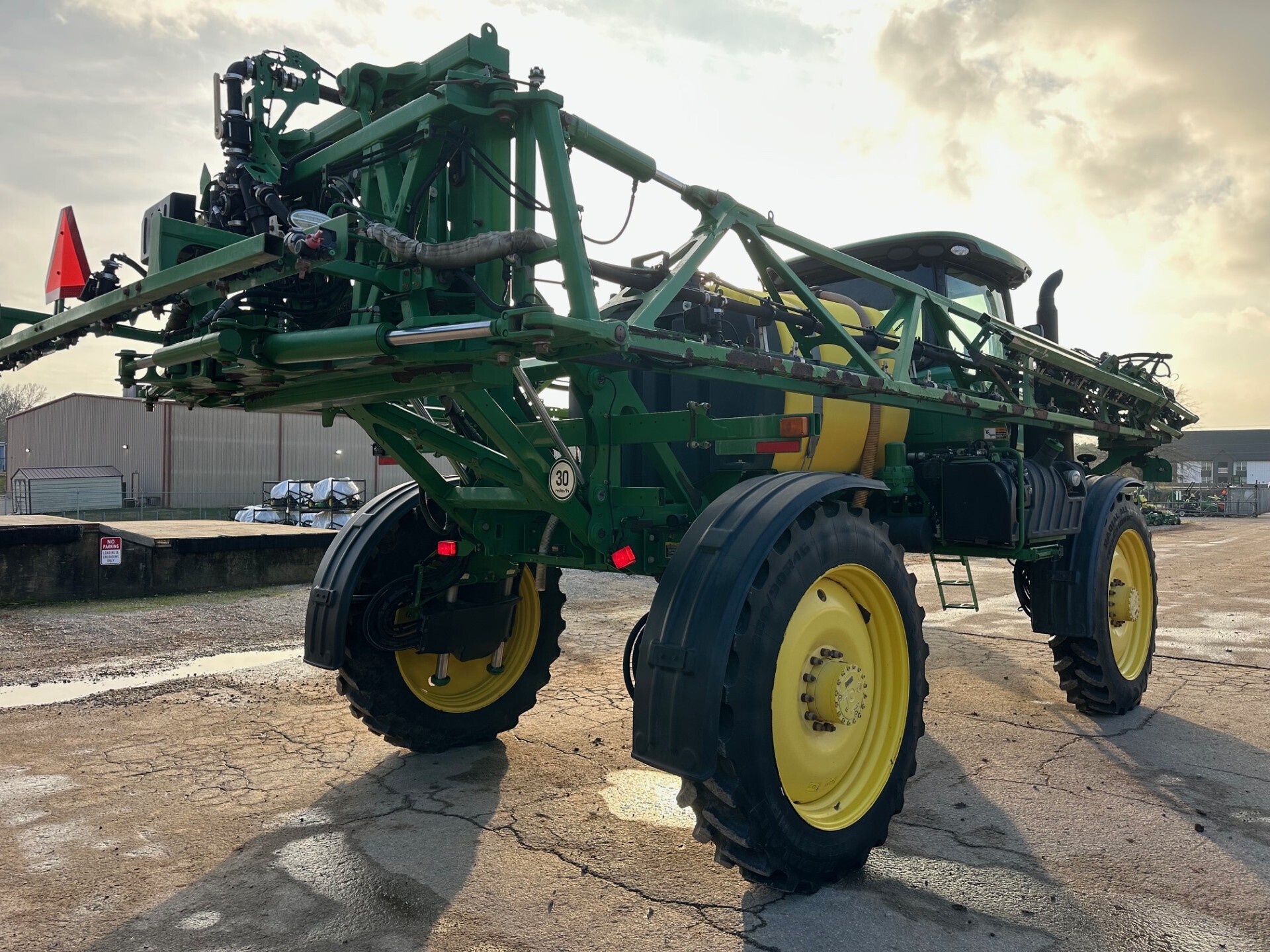 2016 John Deere R4030 Self-Propelled Sprayer