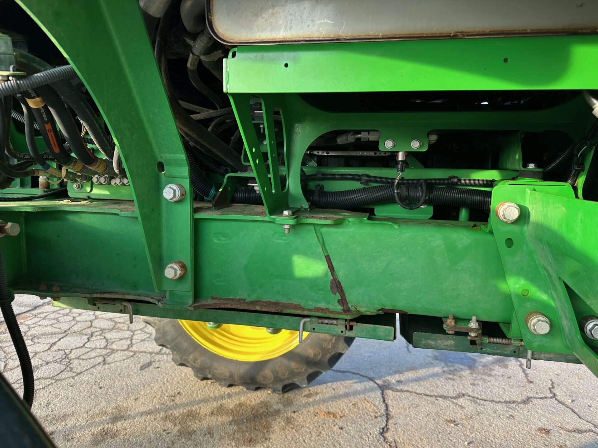 2016 John Deere R4030 Self-Propelled Sprayer