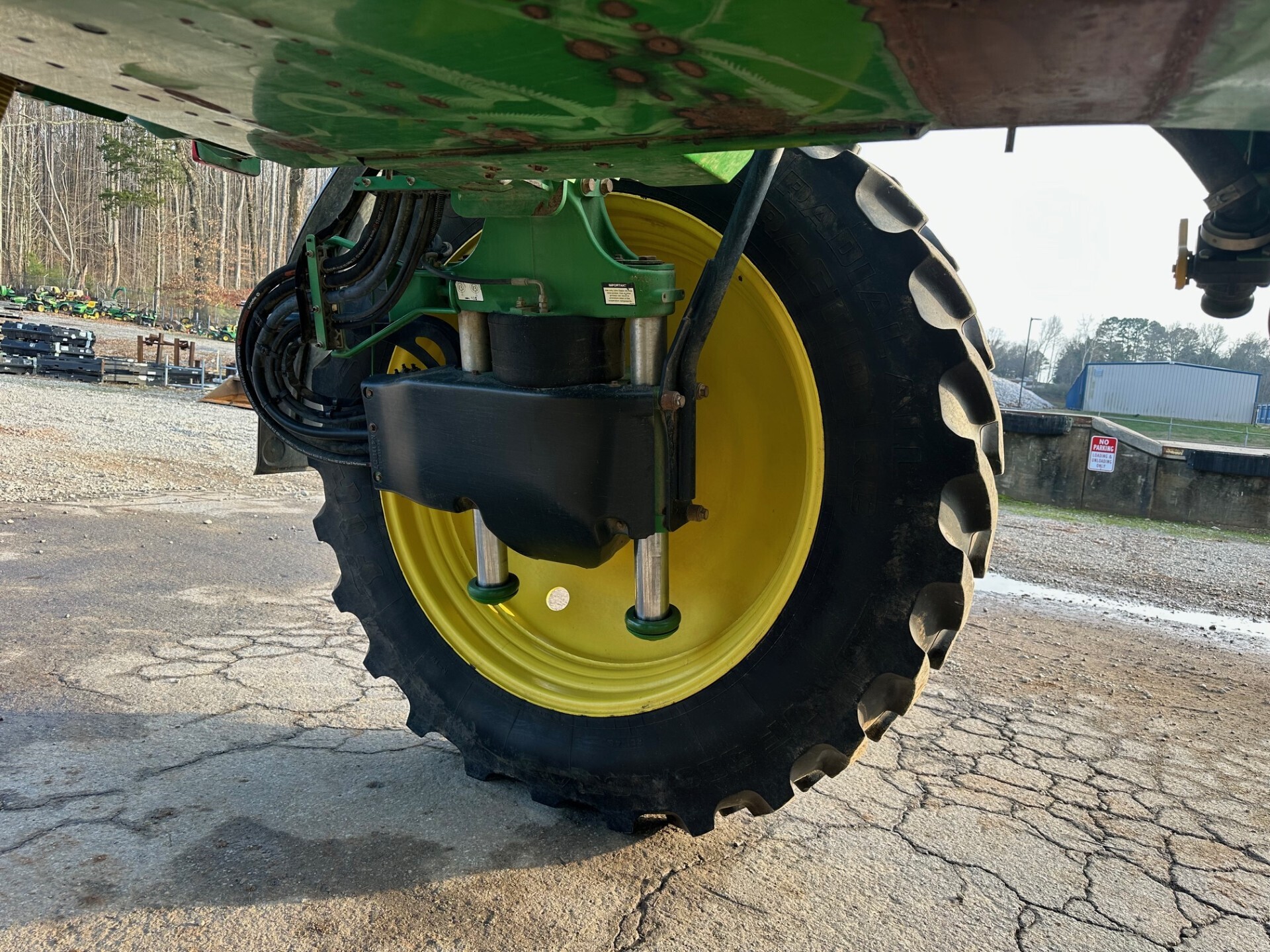 2016 John Deere R4030 Self-Propelled Sprayer