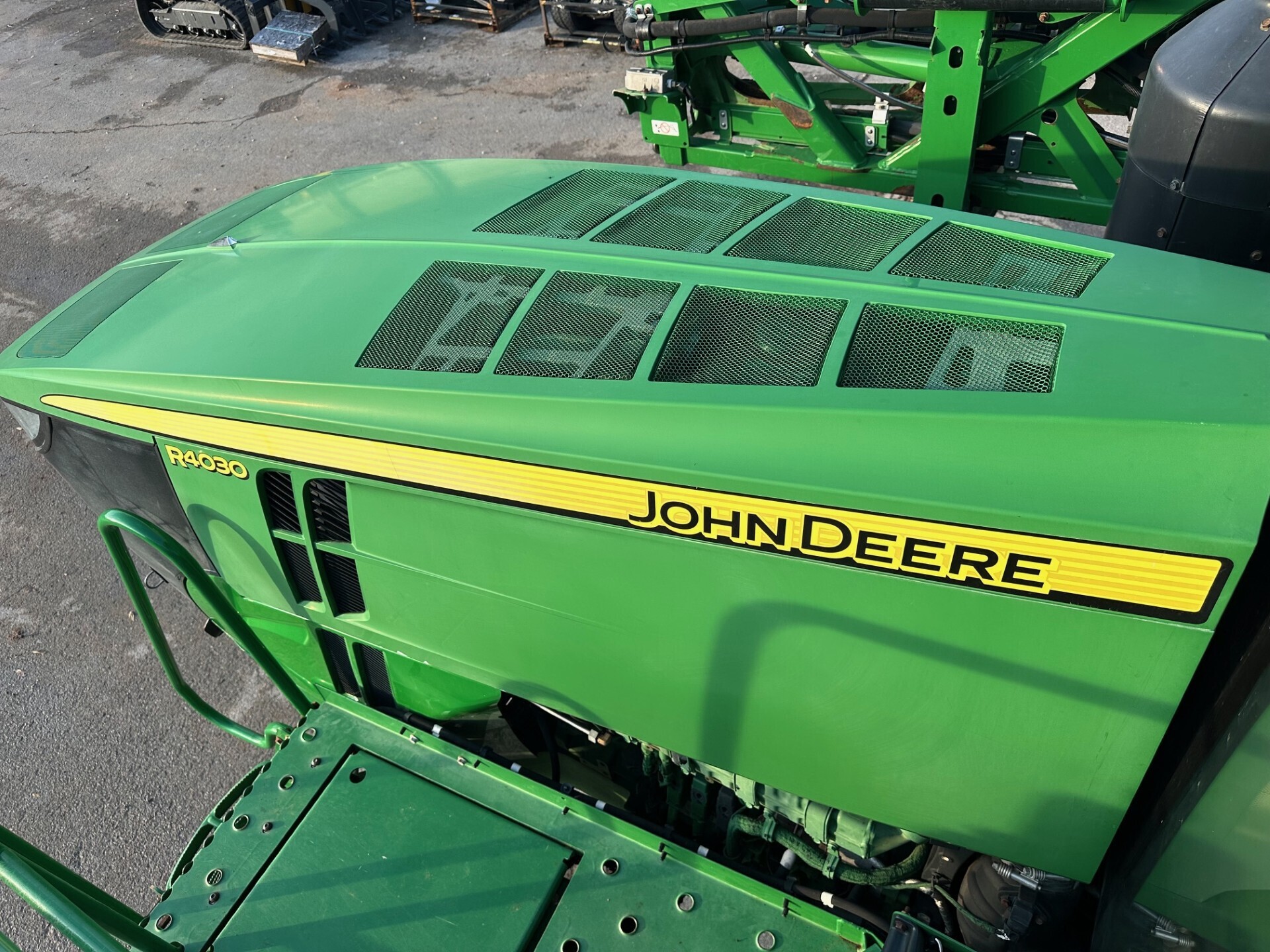 2016 John Deere R4030 Self-Propelled Sprayer