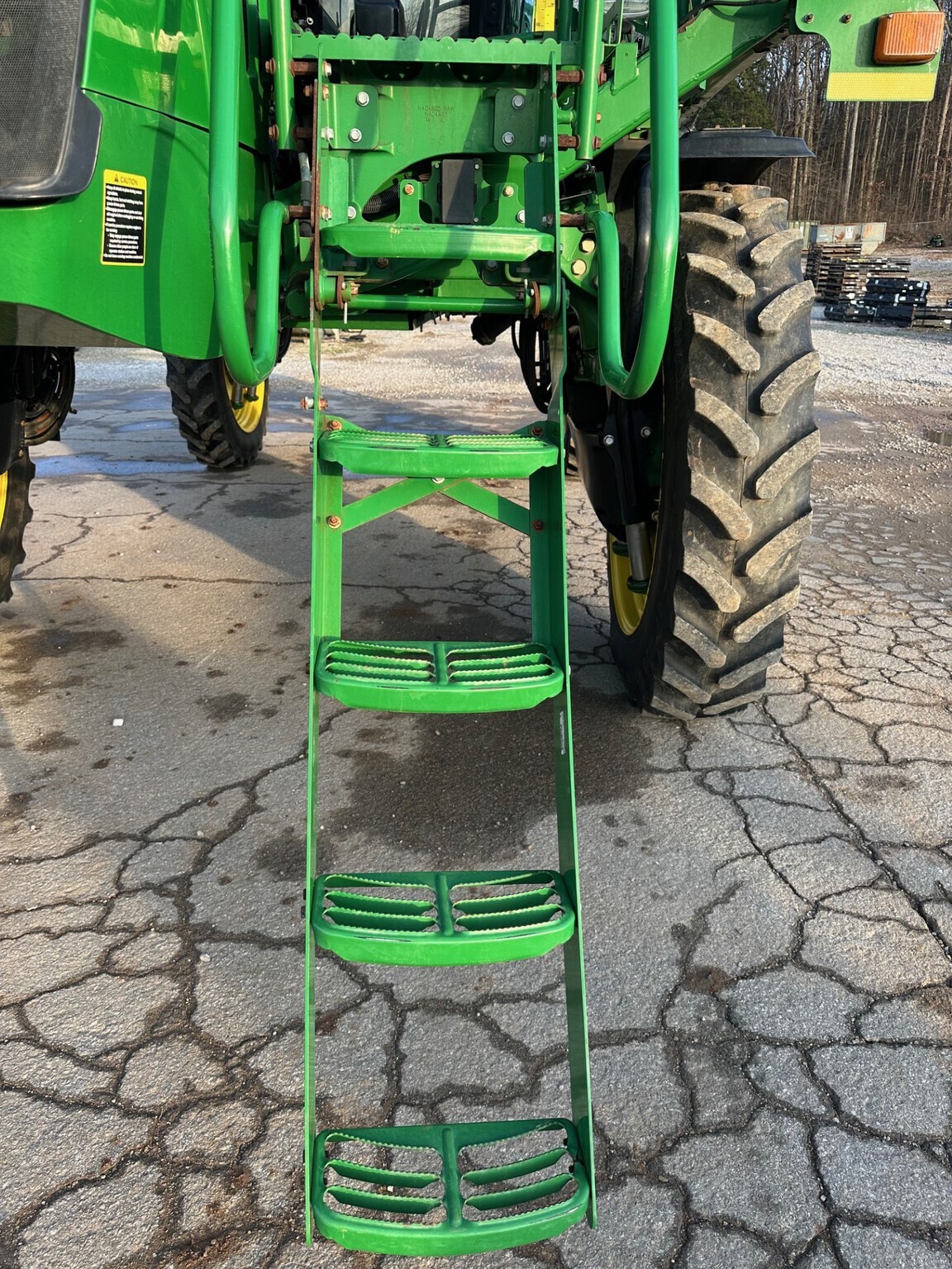 2016 John Deere R4030 Self-Propelled Sprayer