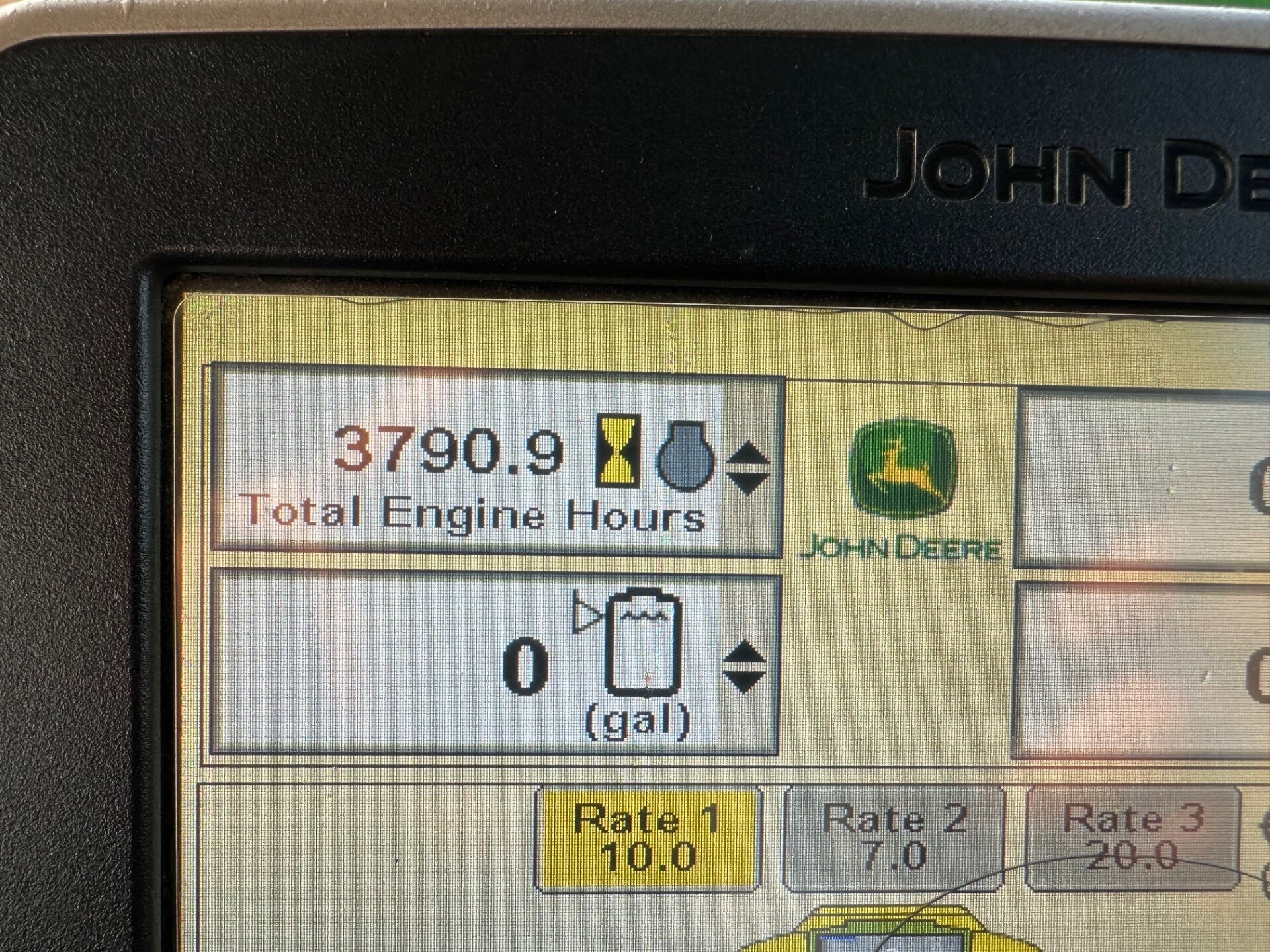 2016 John Deere R4030 Self-Propelled Sprayer