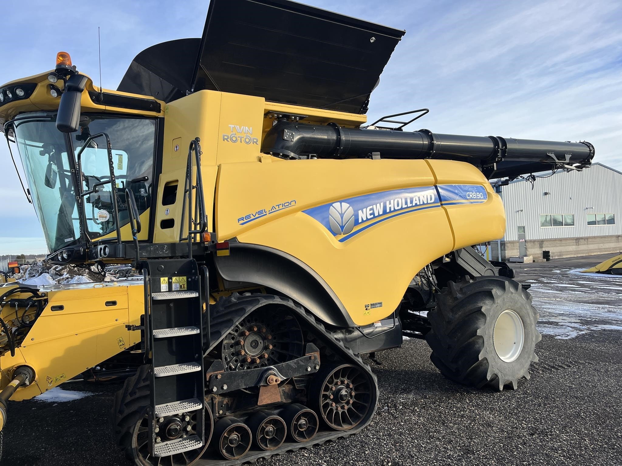 2019 New Holland CR8.90 Combine