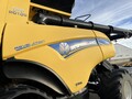 2019 New Holland CR8.90 Combine