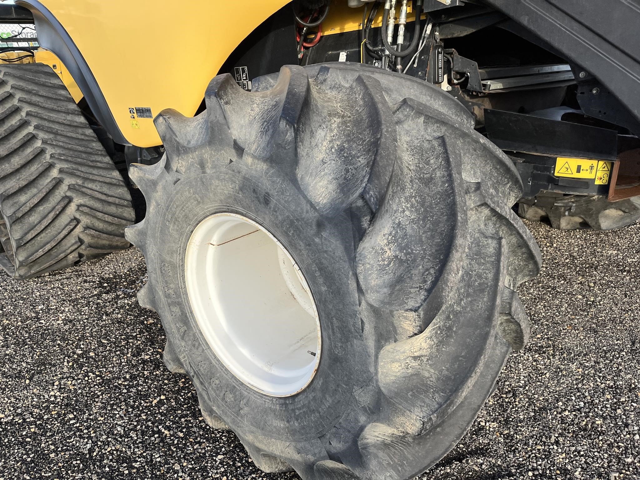 2019 New Holland CR8.90 Combine