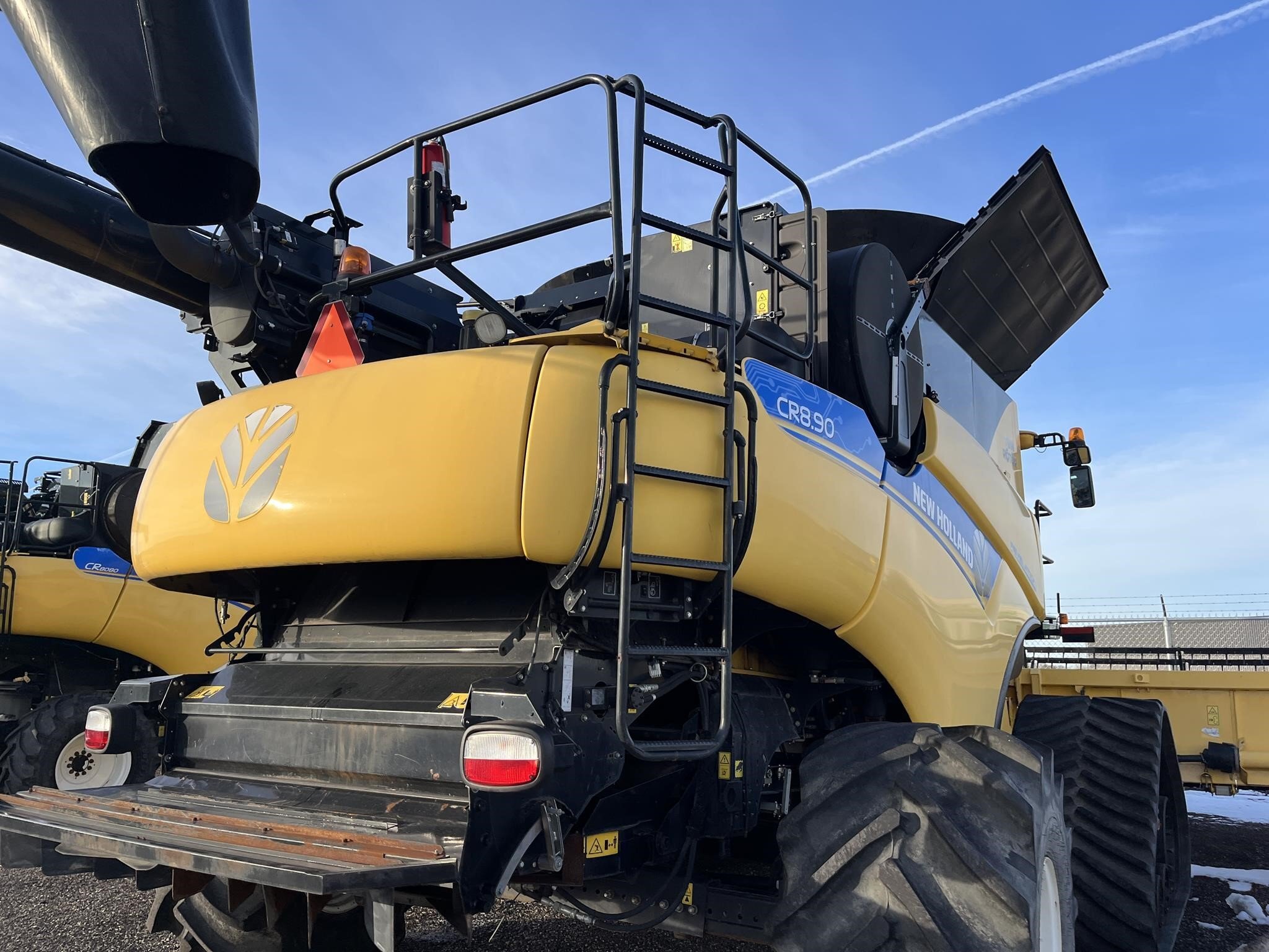 2019 New Holland CR8.90 Combine