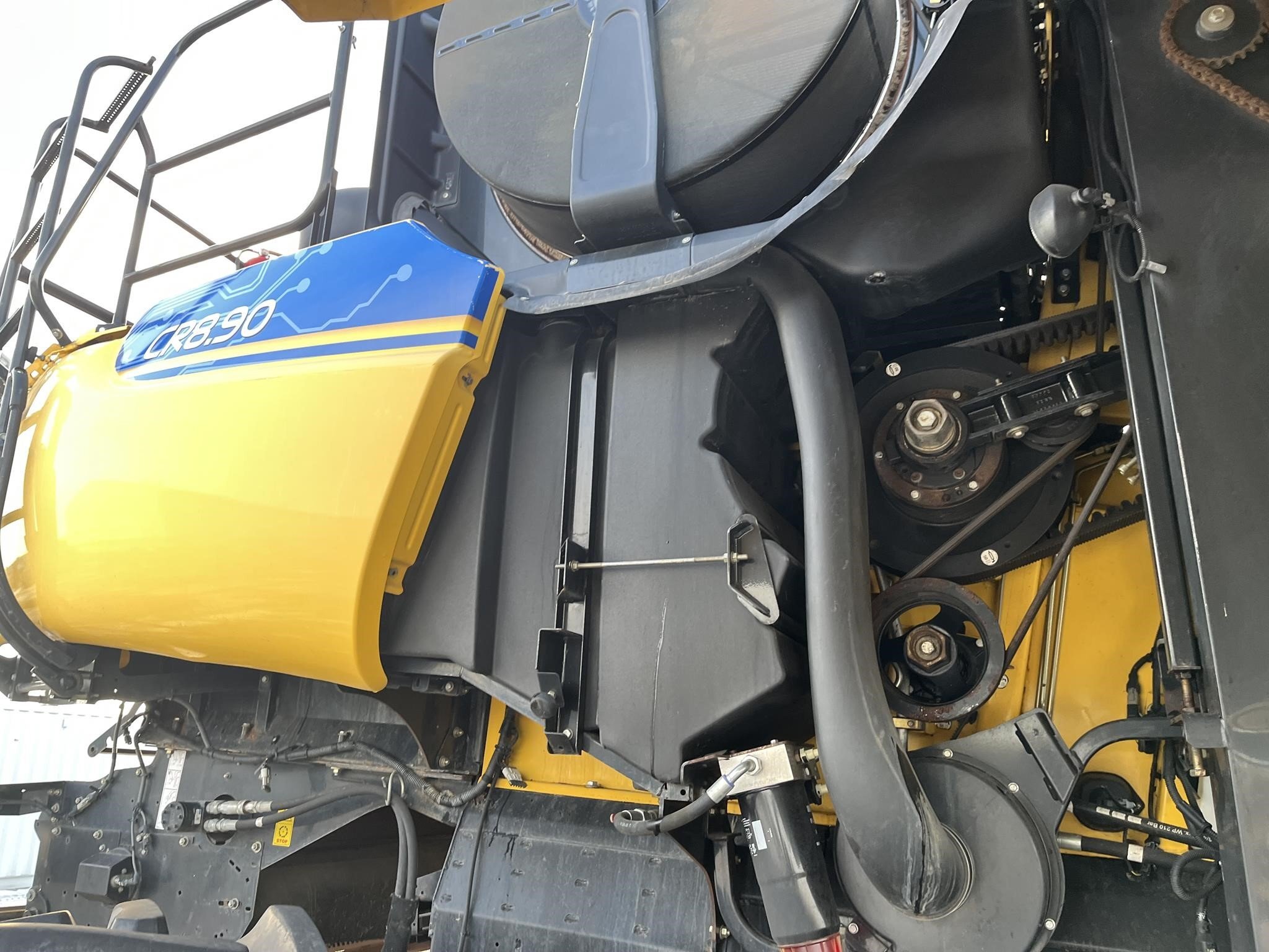 2019 New Holland CR8.90 Combine