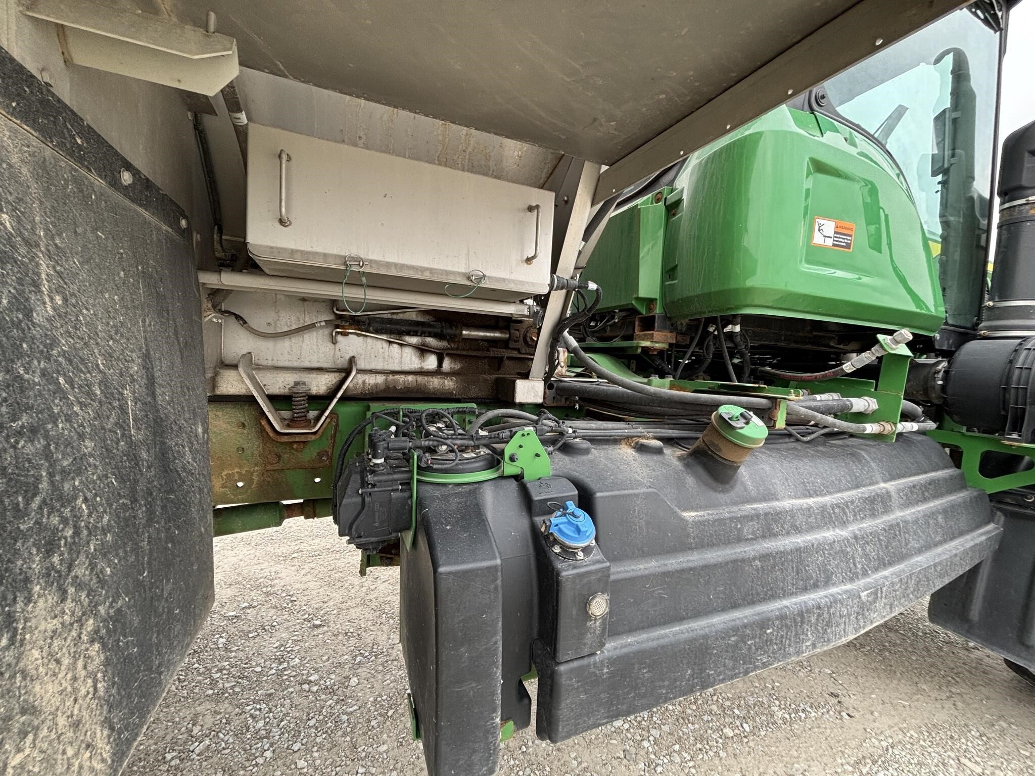 2023 John Deere 800R Self-Propelled Fertilizer Spreader