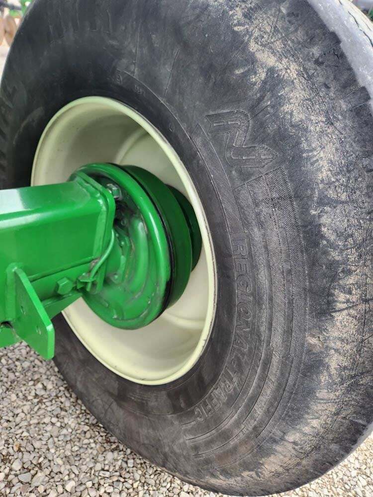  Brent 557 Gravity Wagon