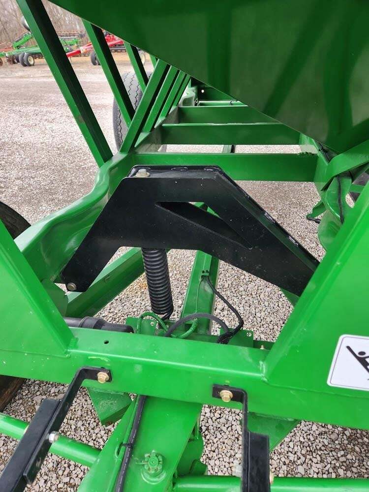  Brent 557 Gravity Wagon