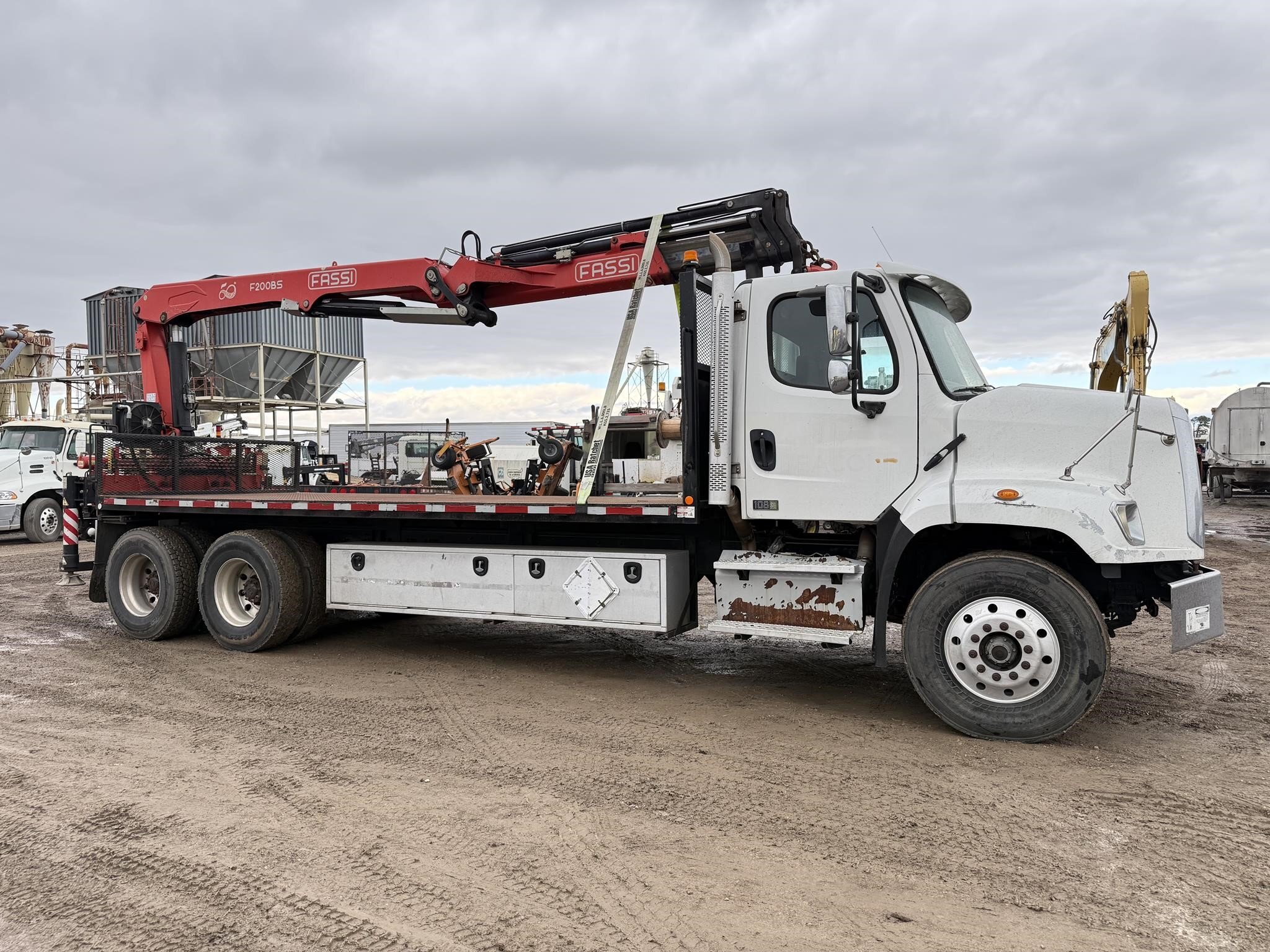 2017 FASSI F200BS.23 Crane
