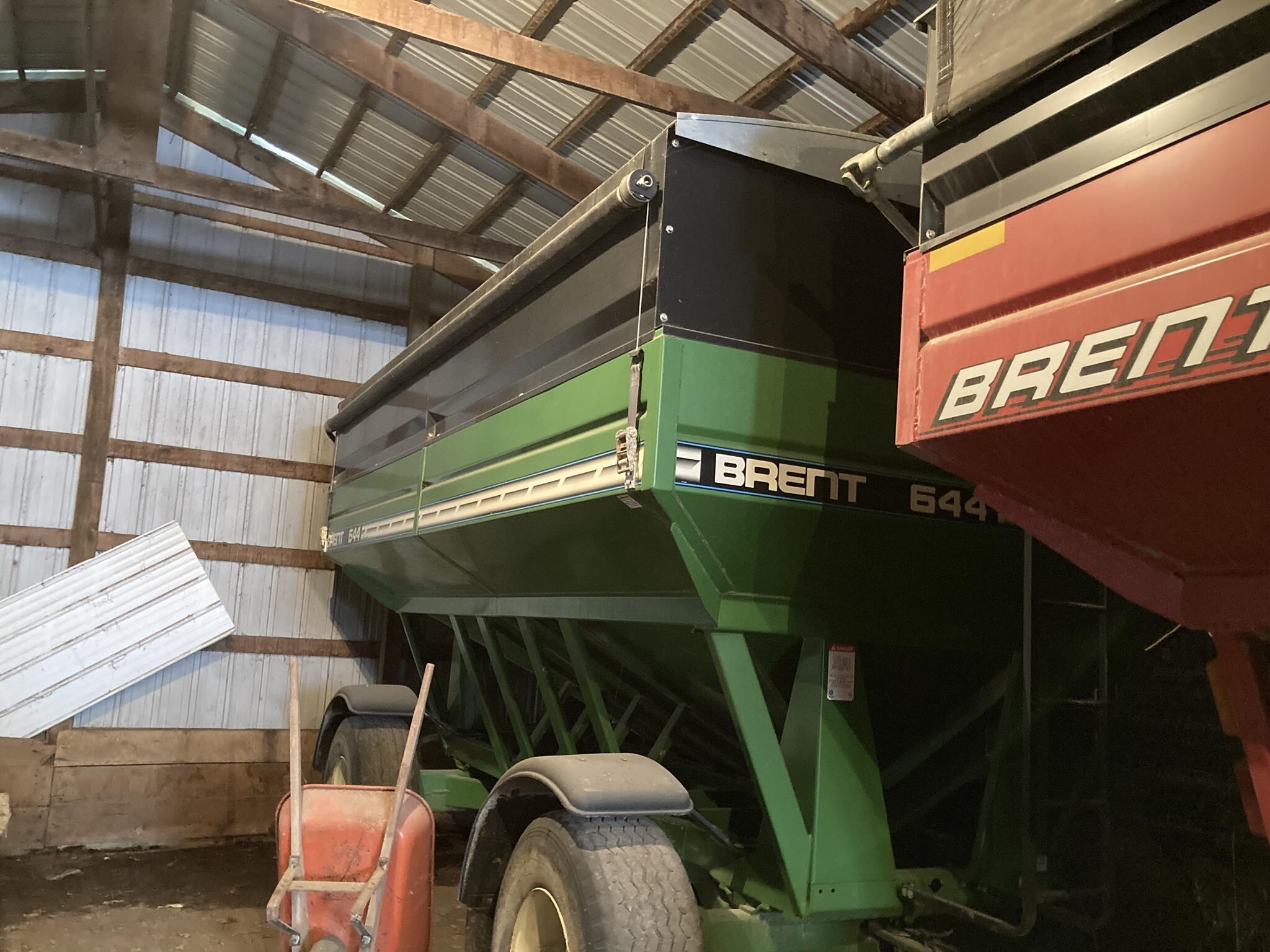 2001 Brent 644 Gravity Wagon