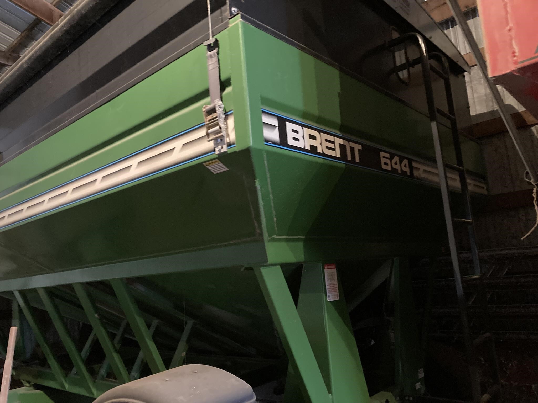 2001 Brent 644 Gravity Wagon