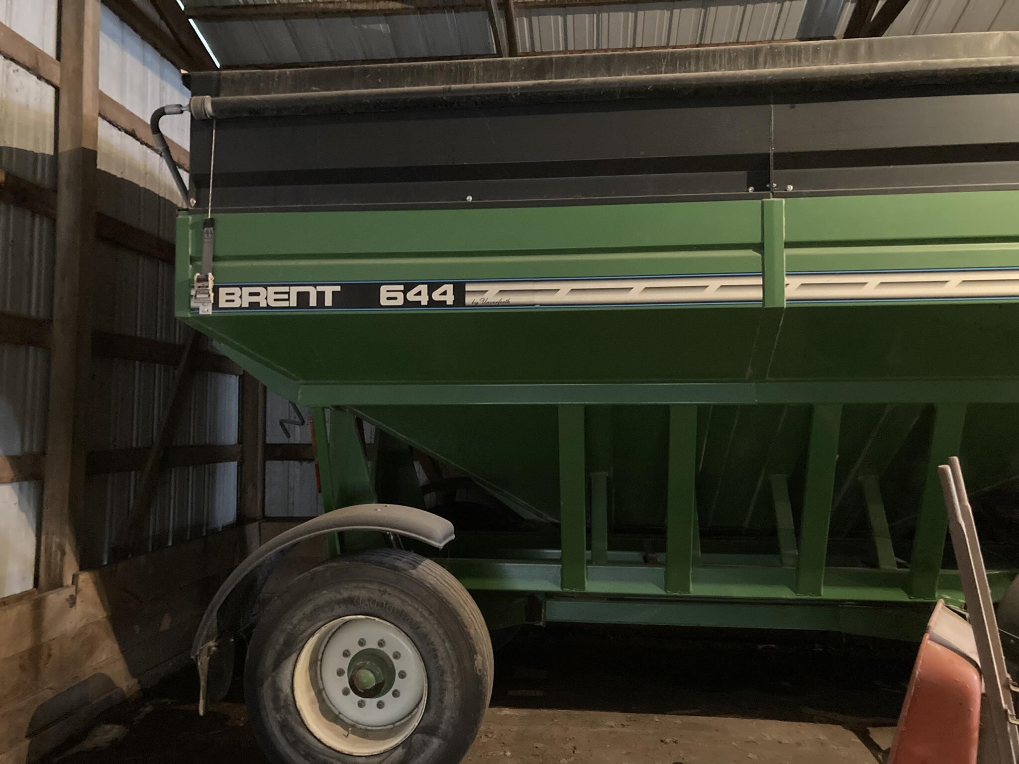 2001 Brent 644 Gravity Wagon