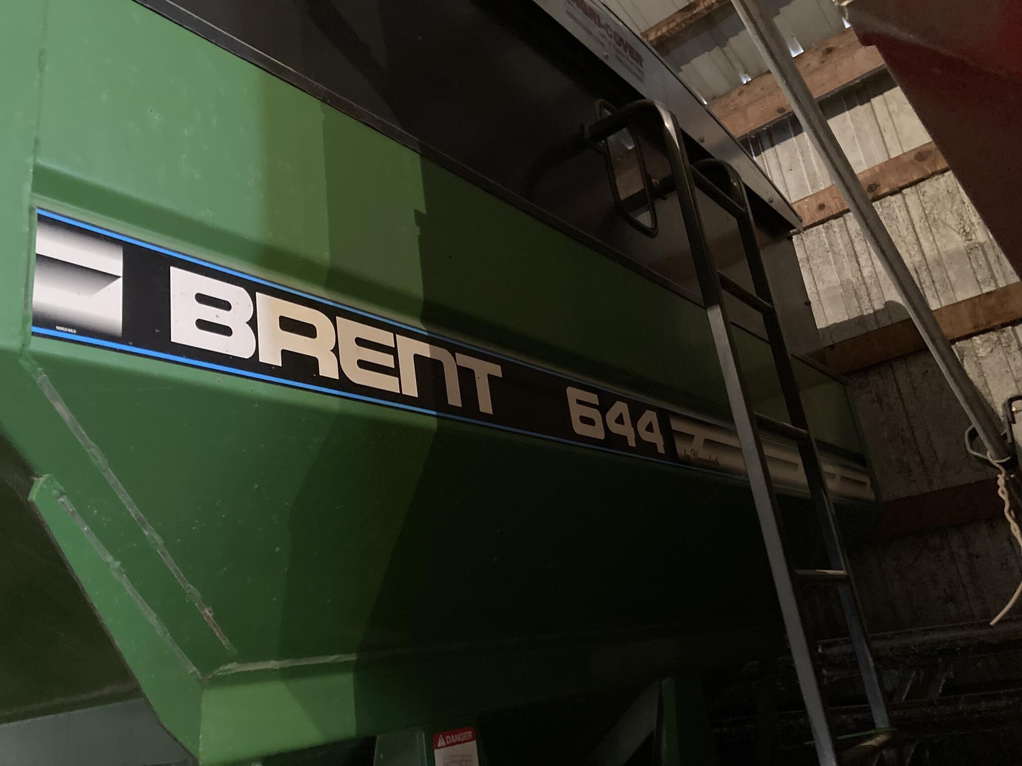 2001 Brent 644 Gravity Wagon