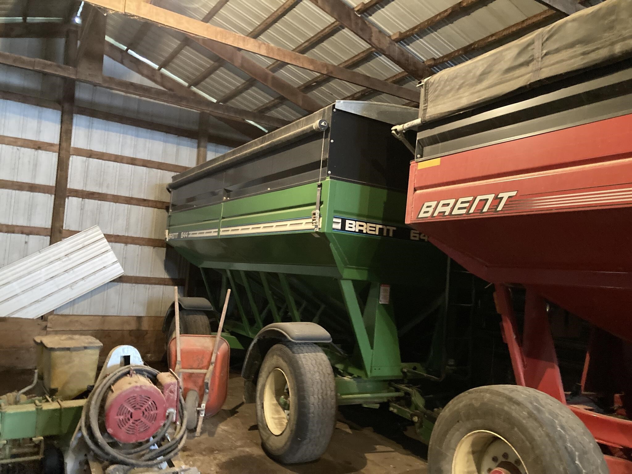 2001 Brent 644 Gravity Wagon
