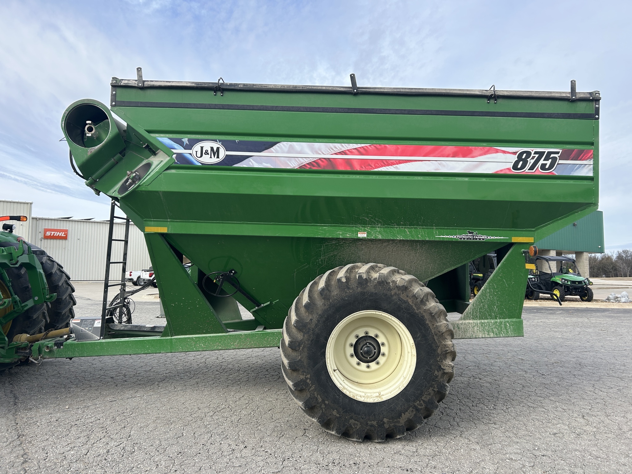 2021 J&M 875-18 Grain Cart