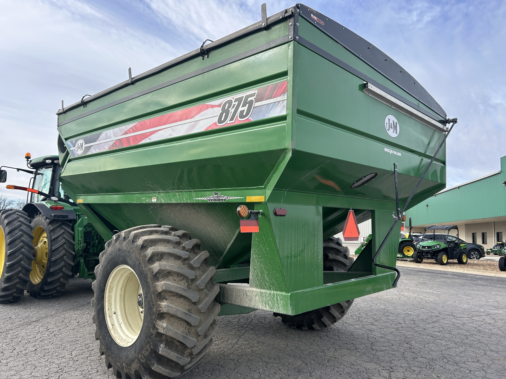 2021 J&M 875-18 Grain Cart
