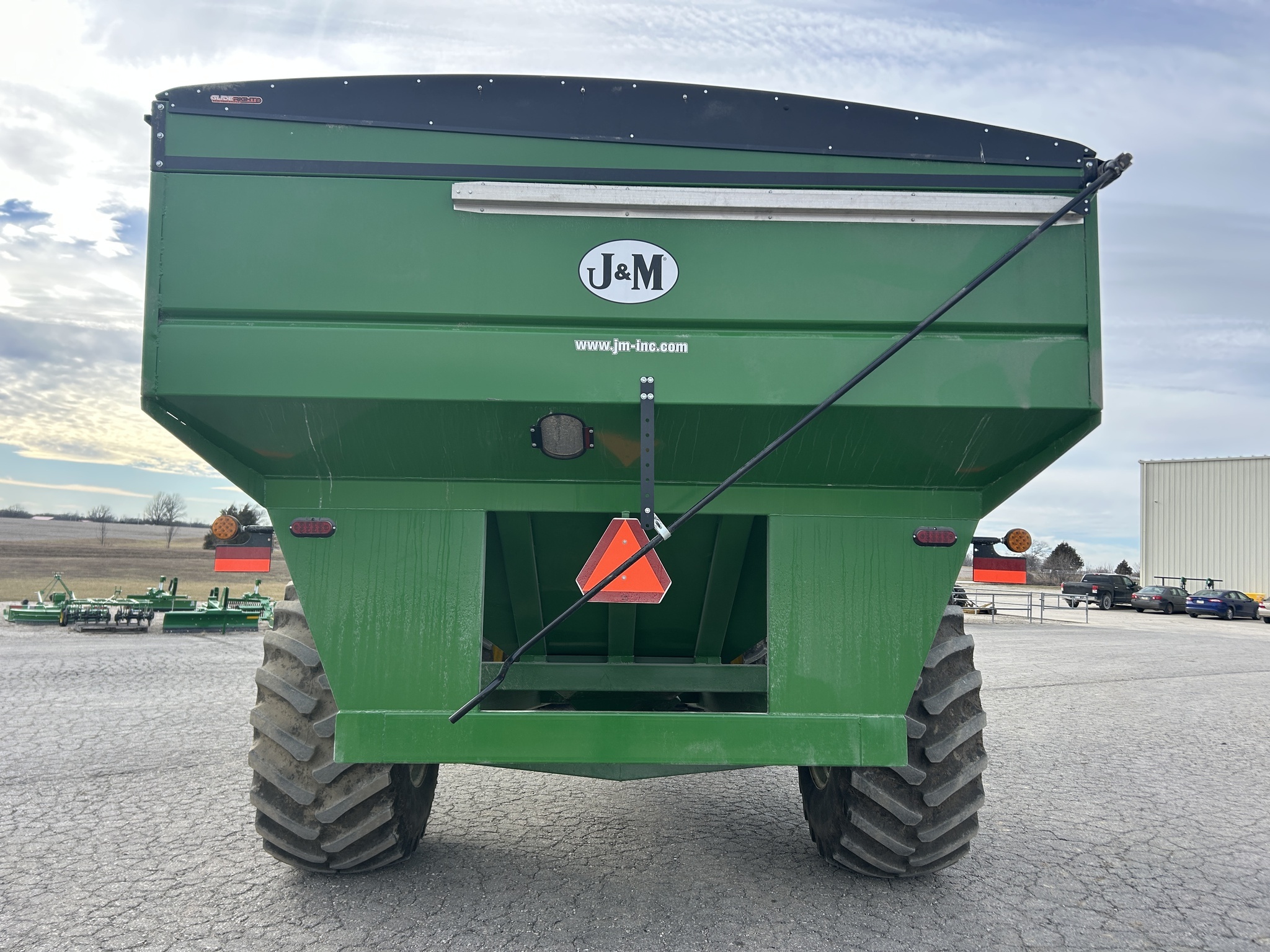 2021 J&M 875-18 Grain Cart