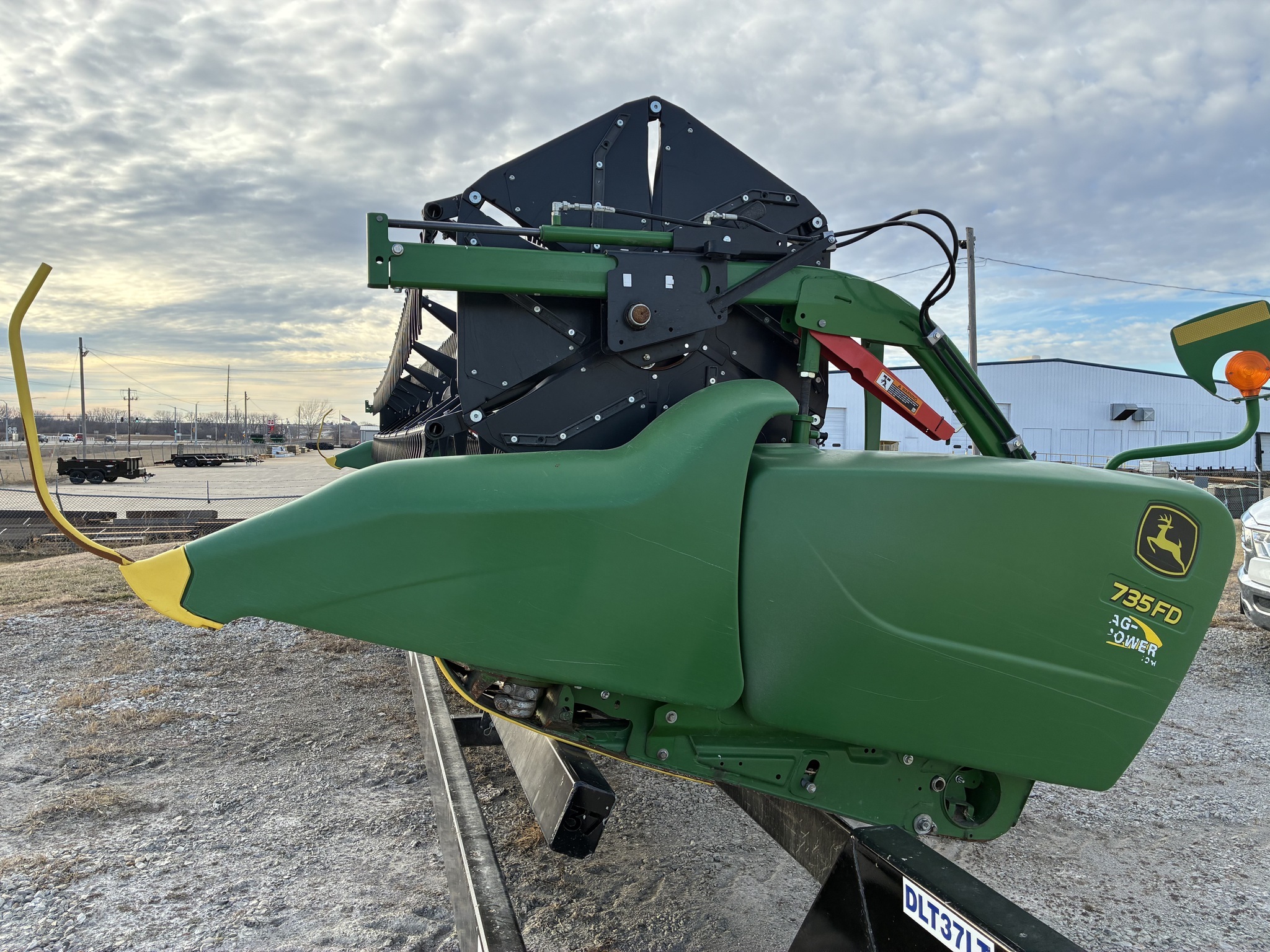2019 John Deere 735FD Platform
