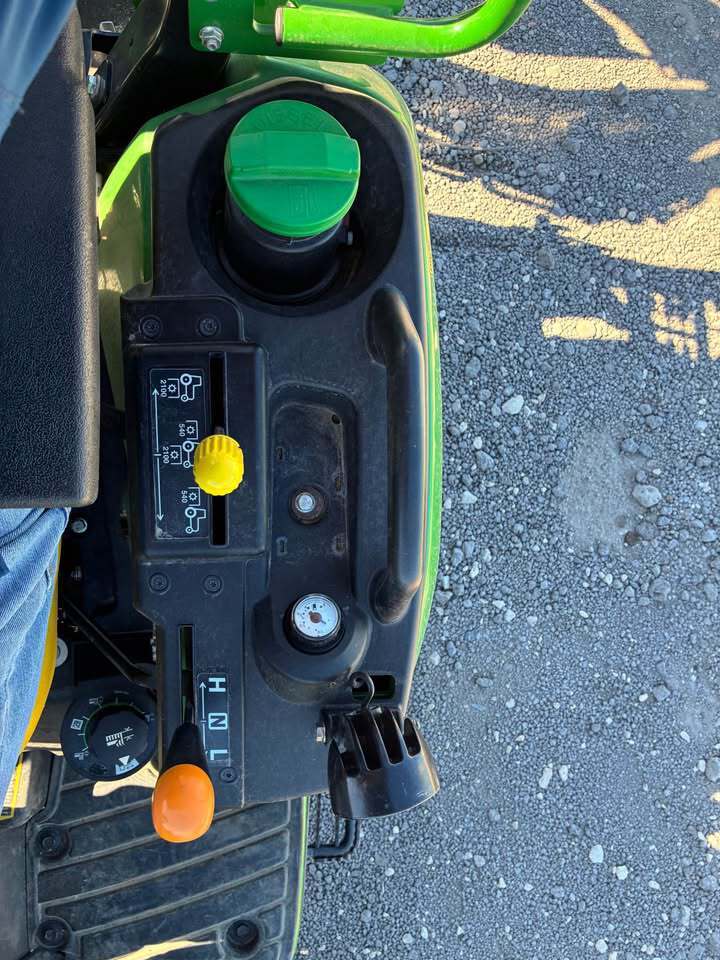 2023 John Deere 2025R Tractor