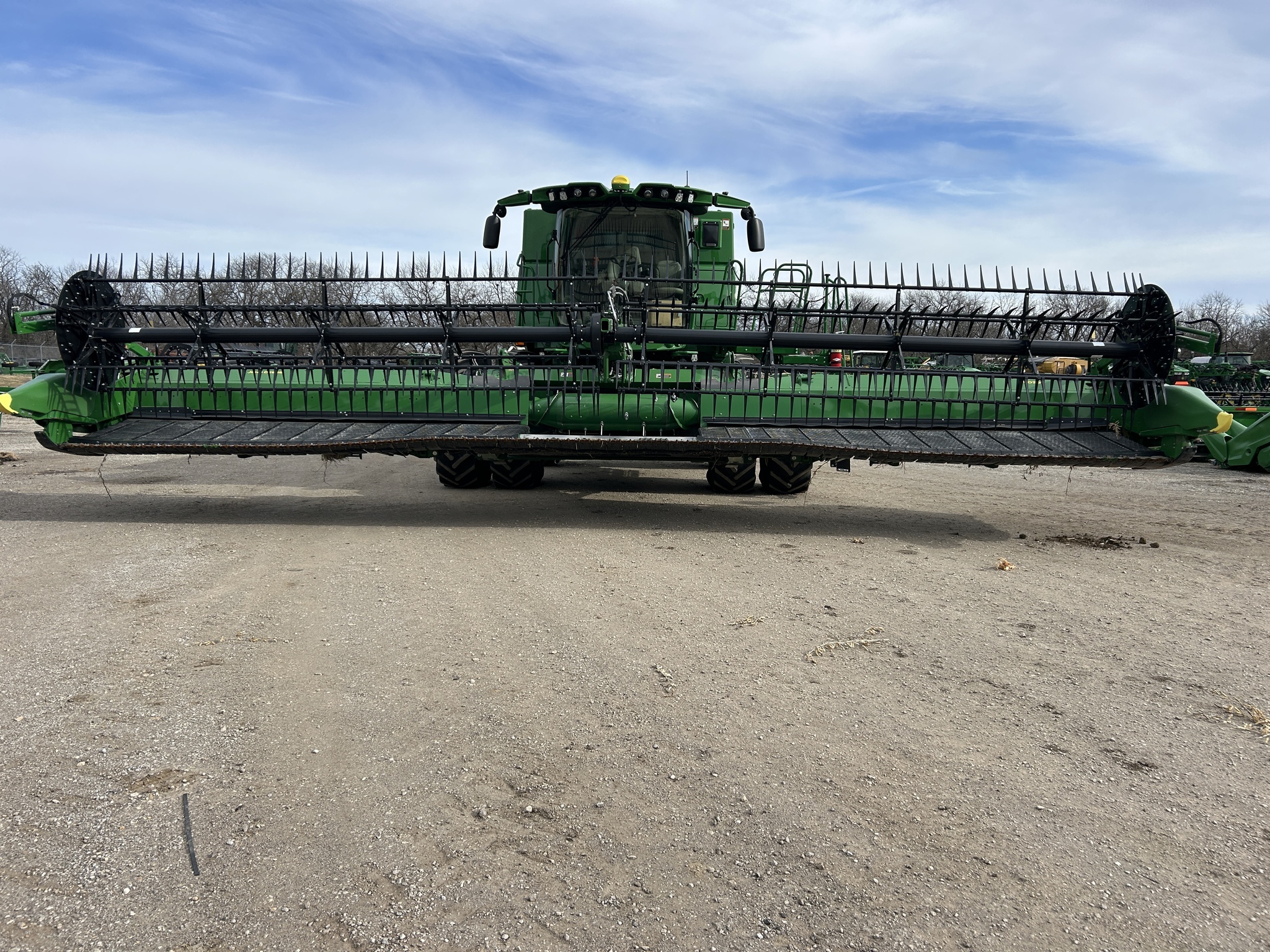 2024 John Deere HD35F Platform