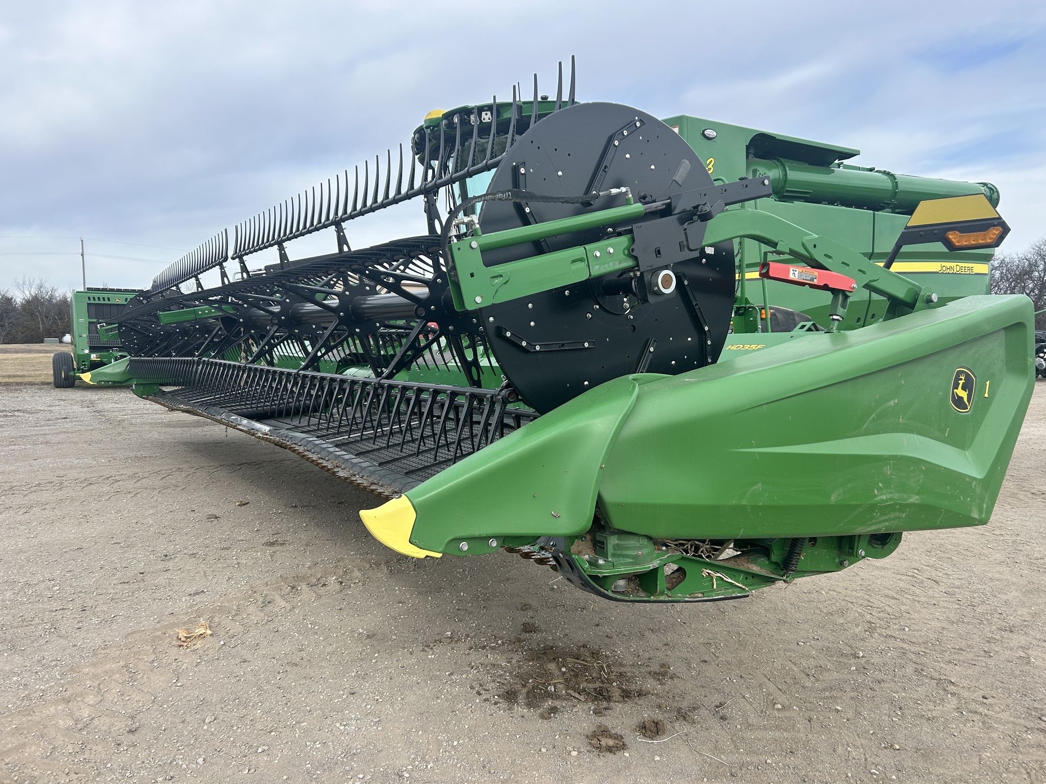 2024 John Deere HD35F Platform