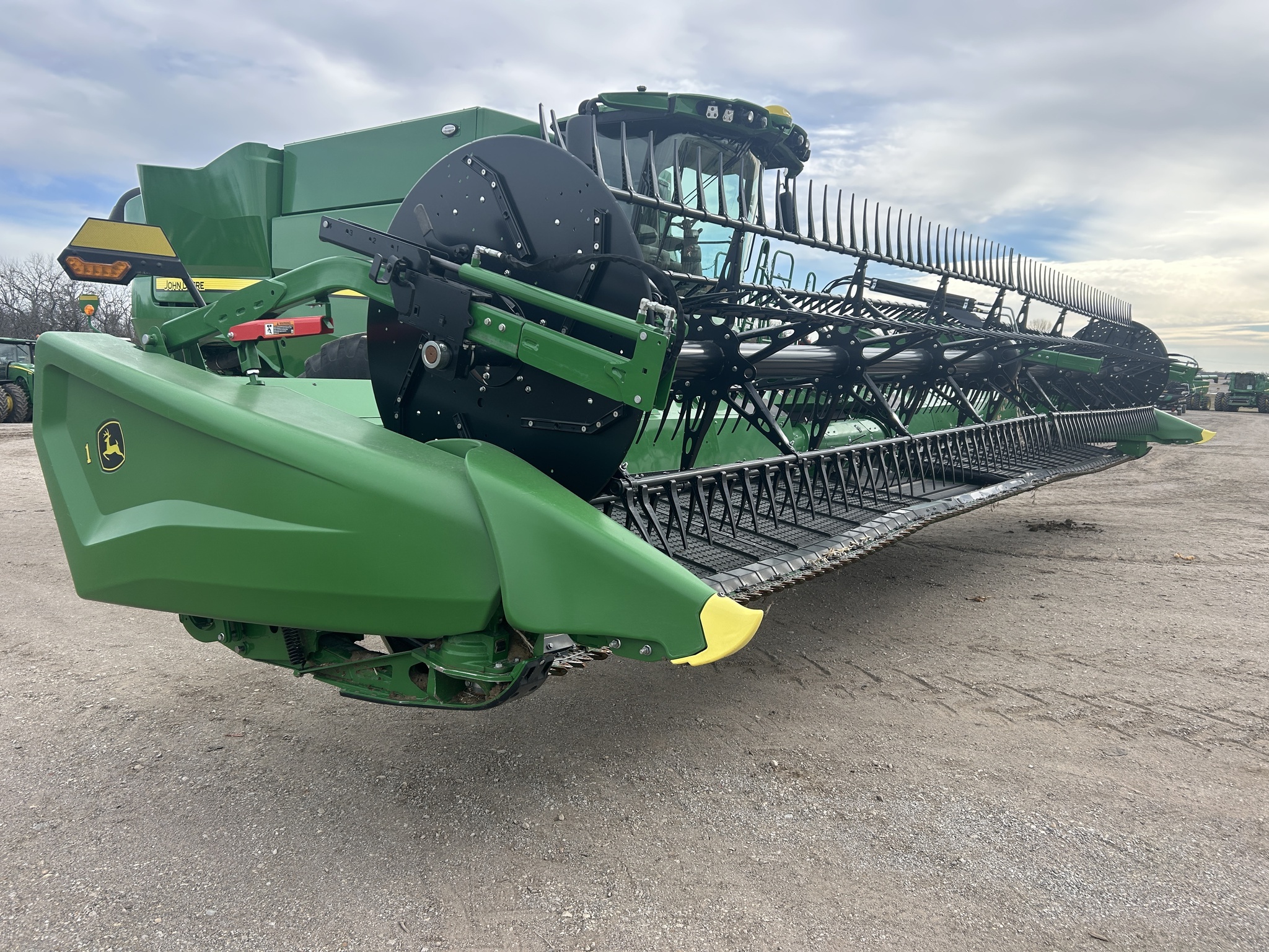 2024 John Deere HD35F Platform