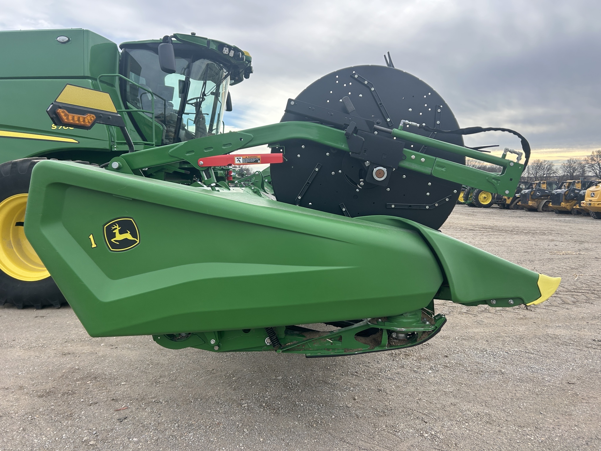 2024 John Deere HD35F Platform