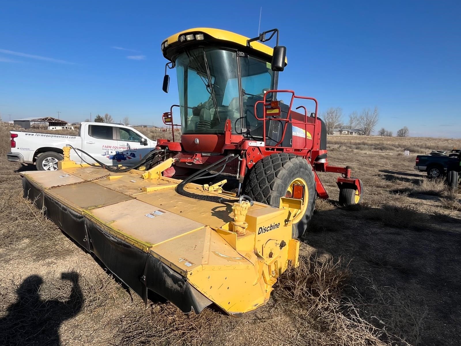 2009 New Holland H8060 Self-Propelled Windrowers and Swather