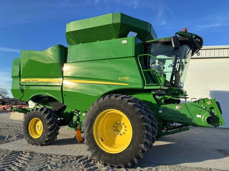 2018 John Deere S770 Combine